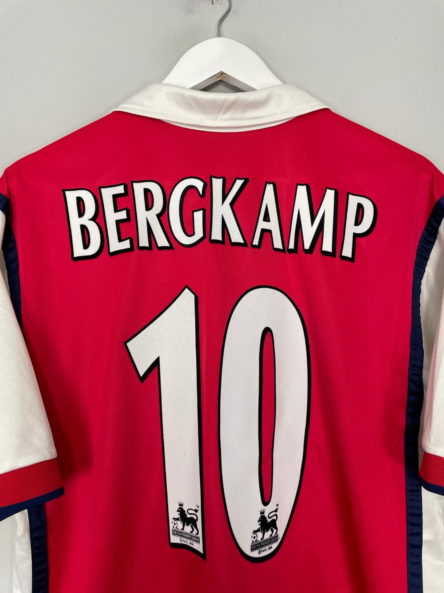 Shop 1999/00 ARSENAL BERGKAMP #10 HOME SHIRT (M) NIKE, classic football shirts, vintage football shirts & retro soccer jerseys at Cult Kits