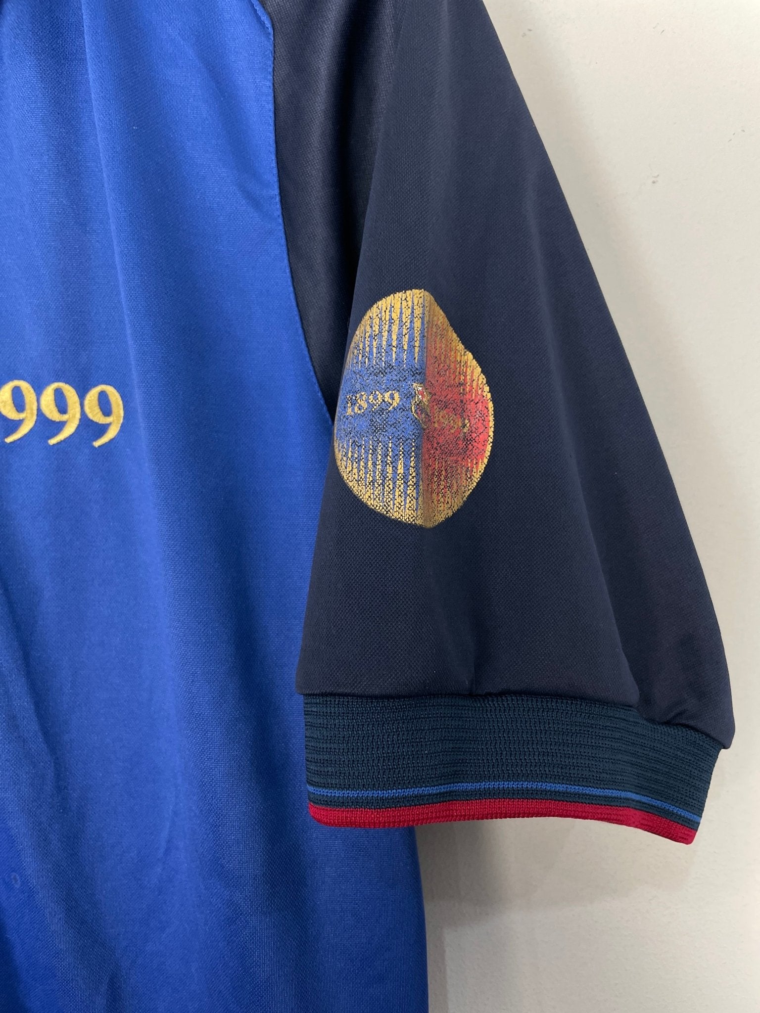 Shop 1999/00 BARCELONA *CENTENARY* HOME SHIRT (L) NIKE, classic football shirts, vintage football shirts & retro soccer jerseys at Cult Kits