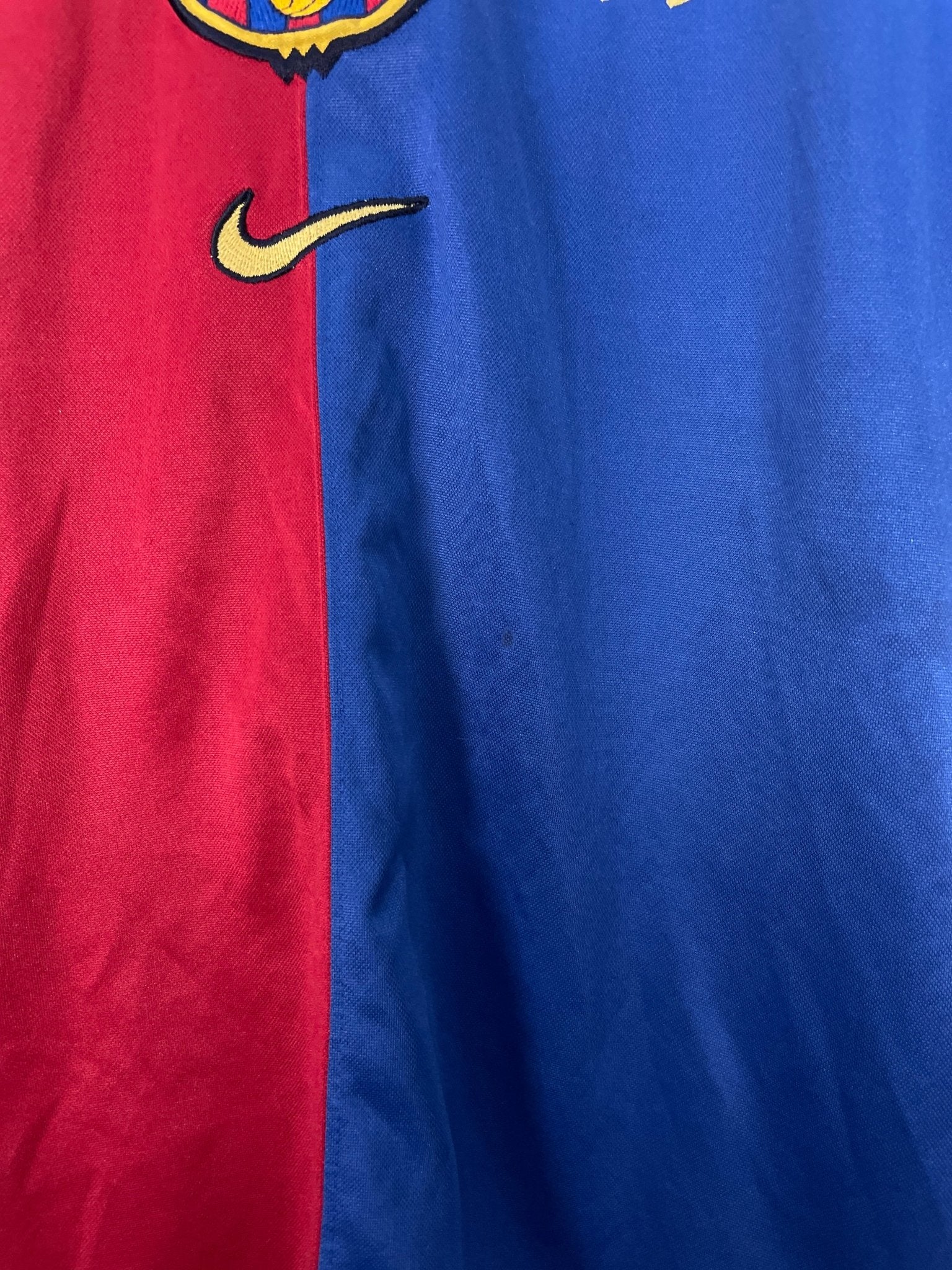 Shop 1999/00 BARCELONA *CENTENARY* HOME SHIRT (L) NIKE, classic football shirts, vintage football shirts & retro soccer jerseys at Cult Kits