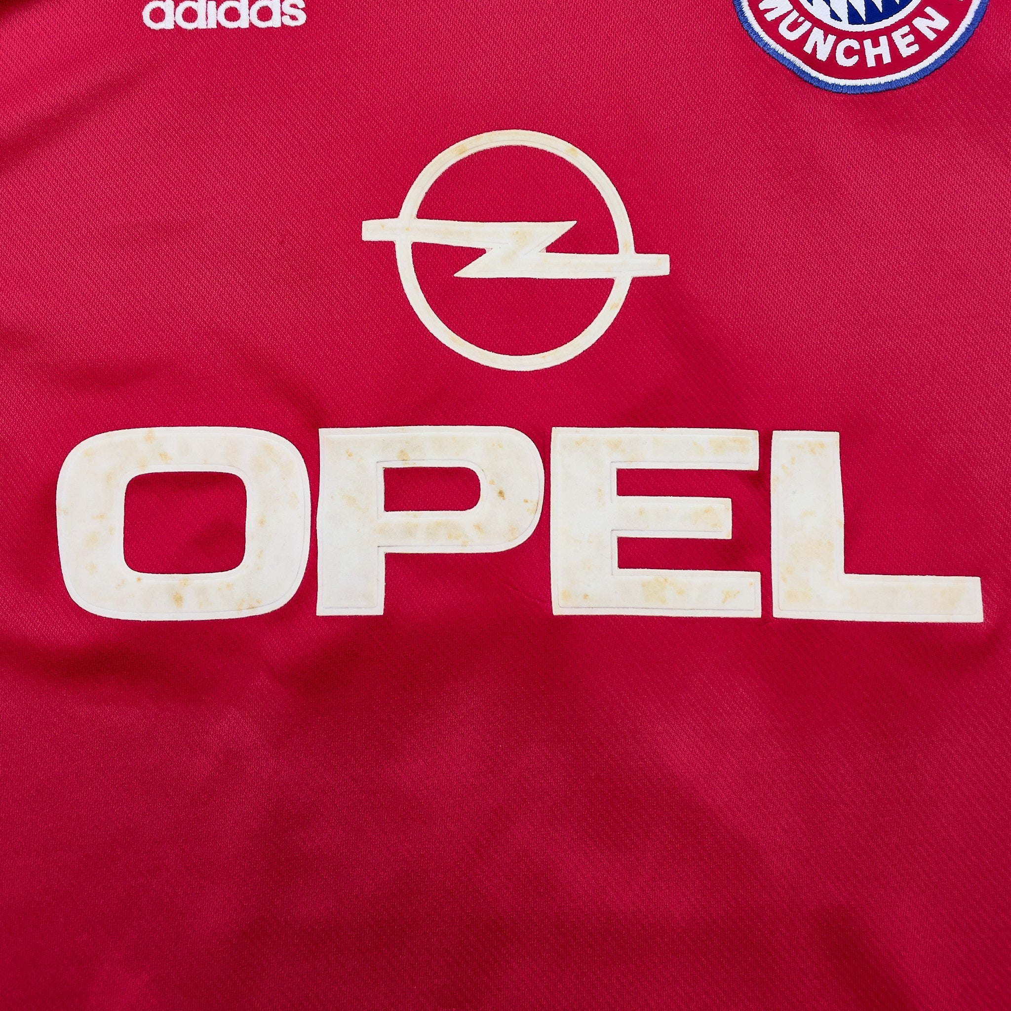 Buy 1999/00 Bayern Munich Elber 9 Home Shirt (L) Adidas ~ Free worldwide shipping ~ Authentic Vintage Football Shirts from Cult Kits