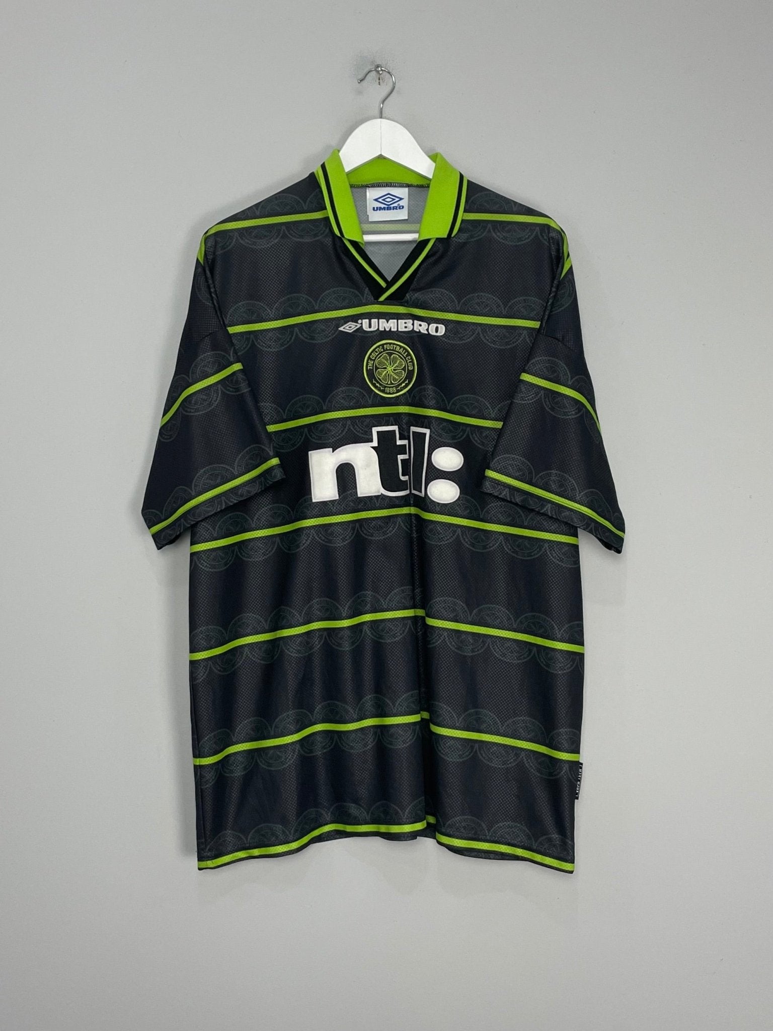 Shop 1999/00 CELTIC LARSSON AWAY SHIRT (XXL) UMBRO, classic football shirts, vintage football shirts & retro soccer jerseys at Cult Kits