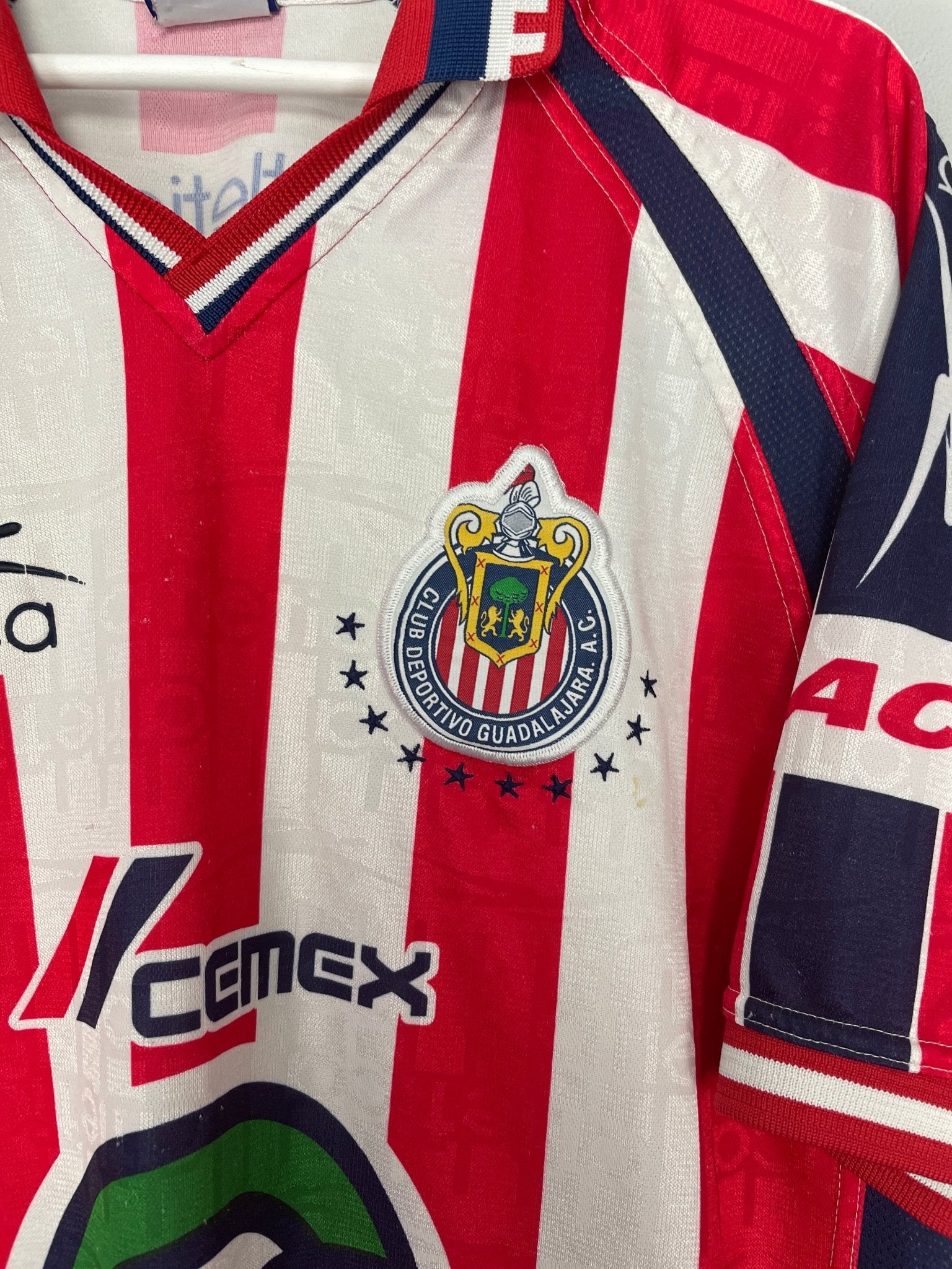 Shop 1999/00 CHIVAS GUADALAJARA HOME SHIRT (XL) ATLETICA, classic football shirts, vintage football shirts & retro soccer jerseys at Cult Kits