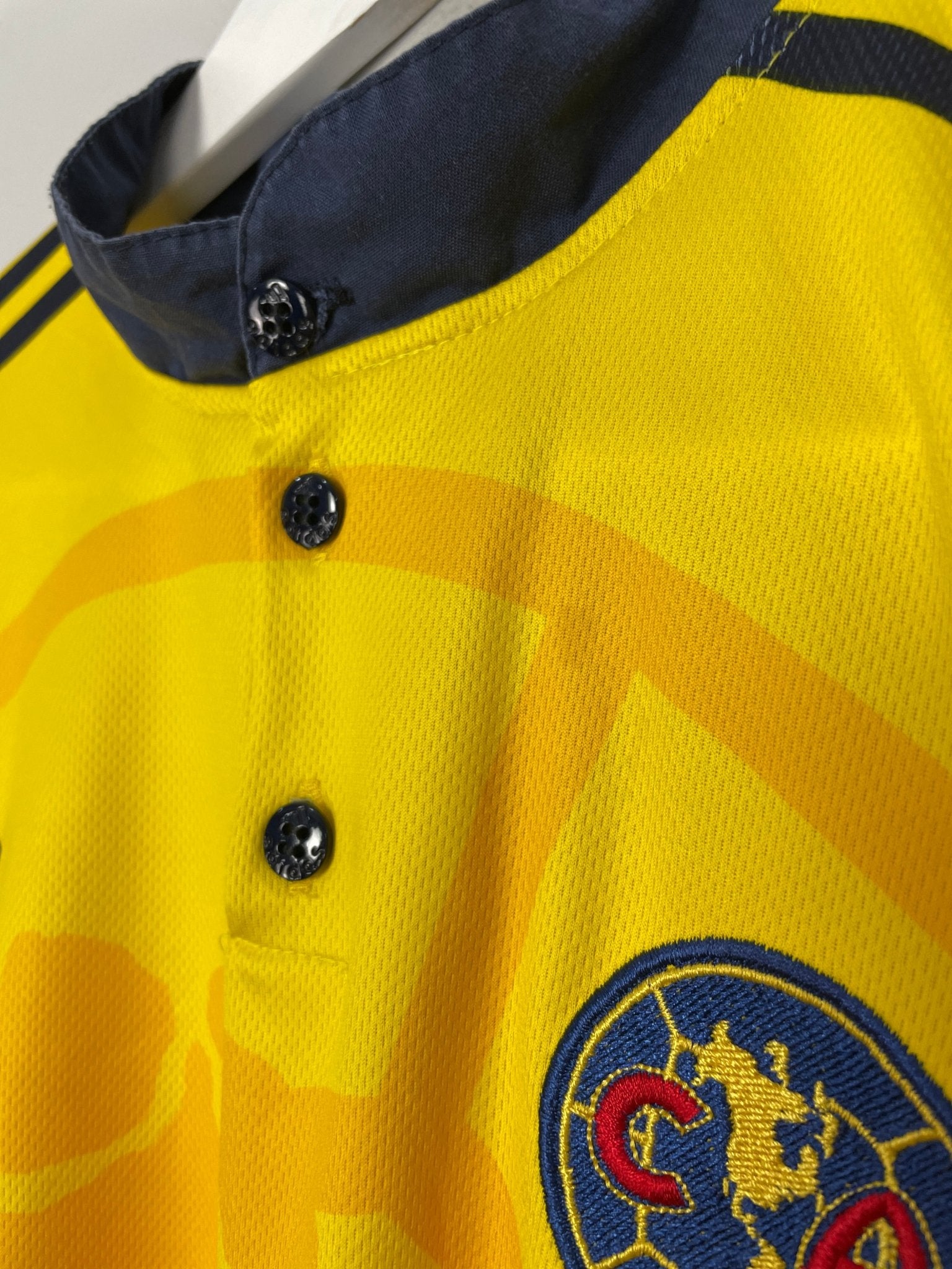 Shop 1999/00 CLUB AMERICA HOME SHIRT (L) ADIDAS, classic football shirts, vintage football shirts & retro soccer jerseys at Cult Kits