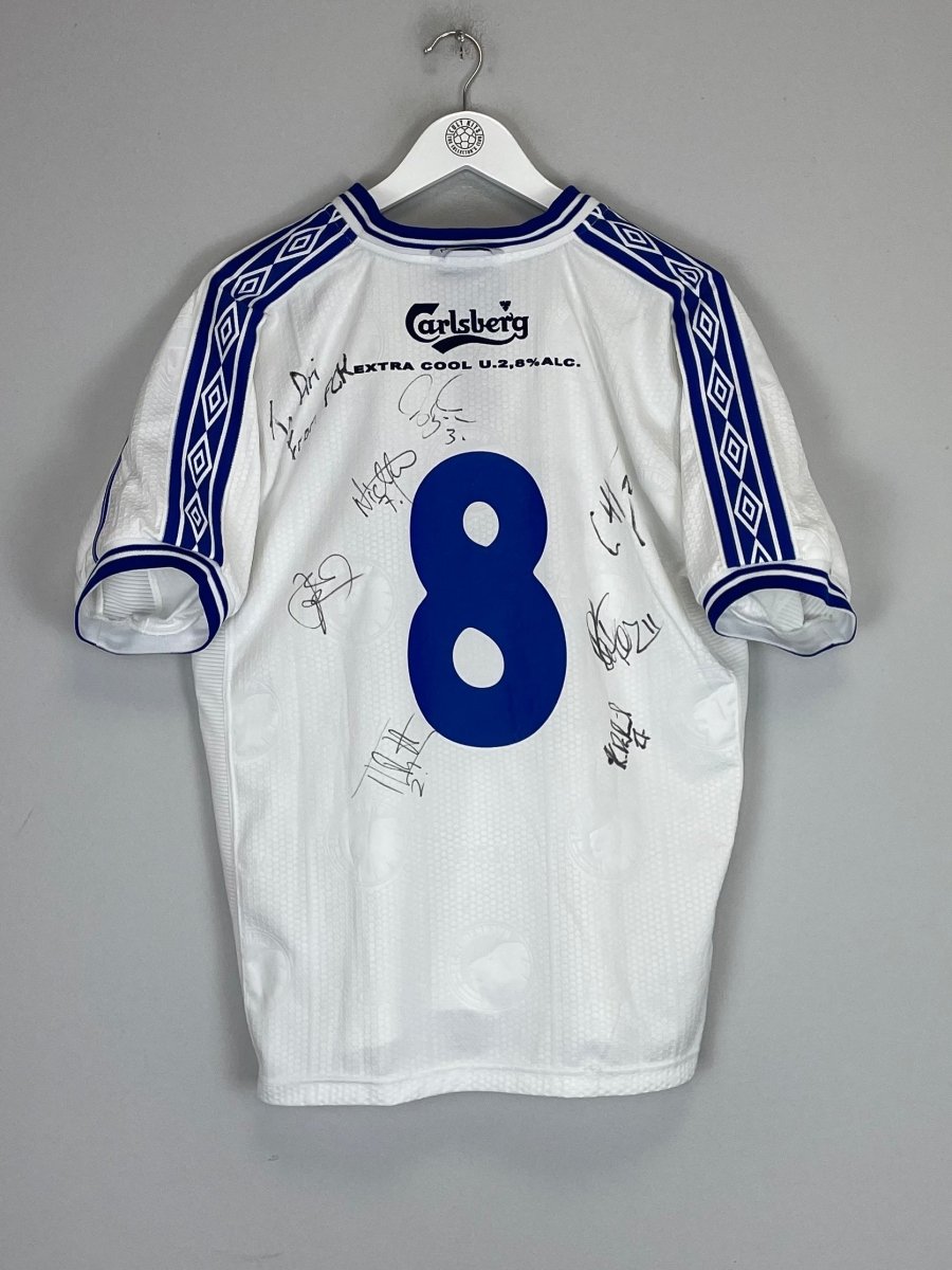 1999/00 COPENHAGEN 8 *SQUAD SIGNED* HOME SHIRT (S) UMBRO - Cult Kits - Small - Buy Vintage Football Shirts, Authentic Retro Football Shirts For Sale, Classic Football Shirts & Soccer Jersey