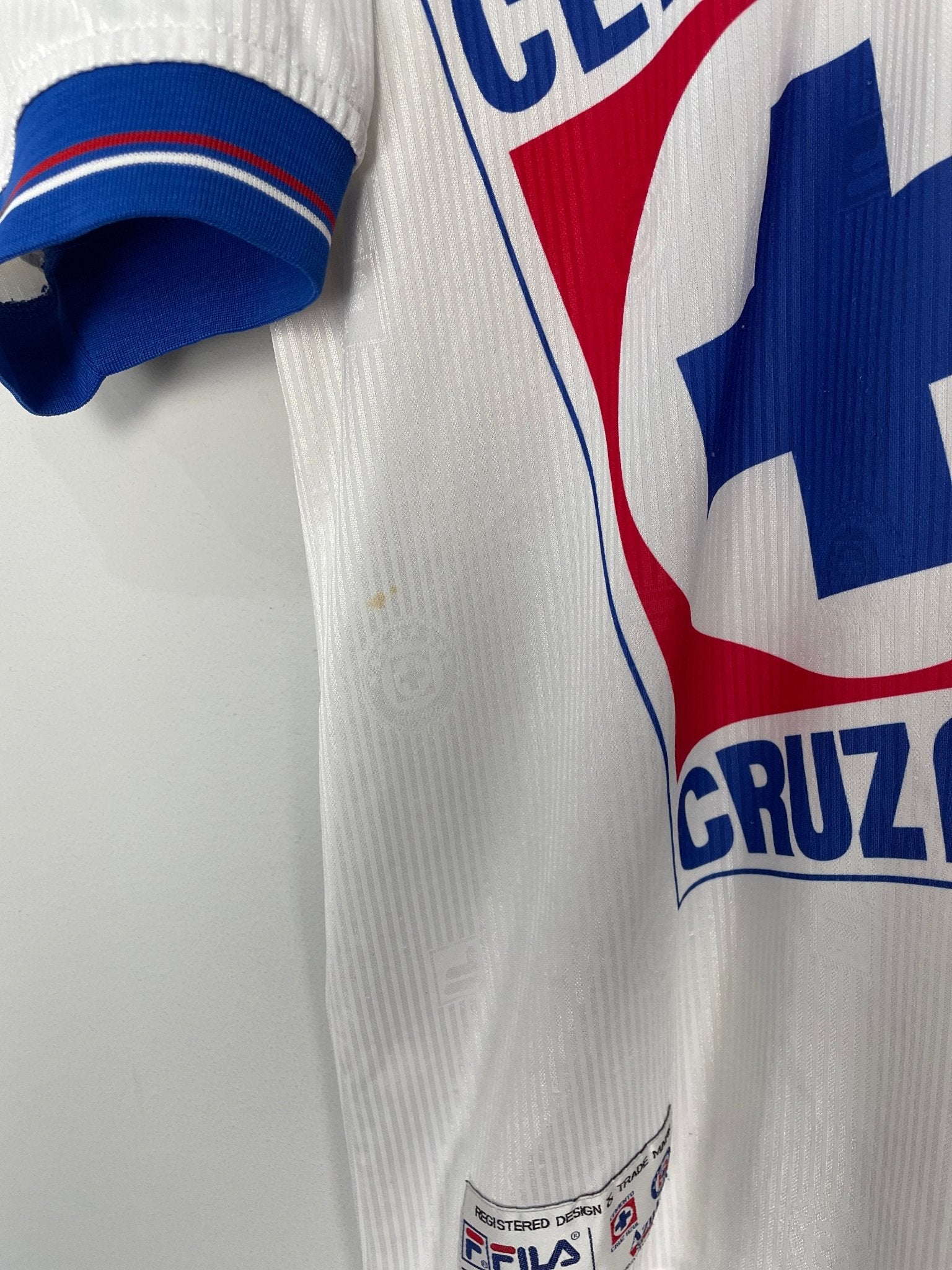 Shop 1999/00 CRUZ AZUL AWAY SHIRT (XL) FILA, classic football shirts, vintage football shirts & retro soccer jerseys at Cult Kits
