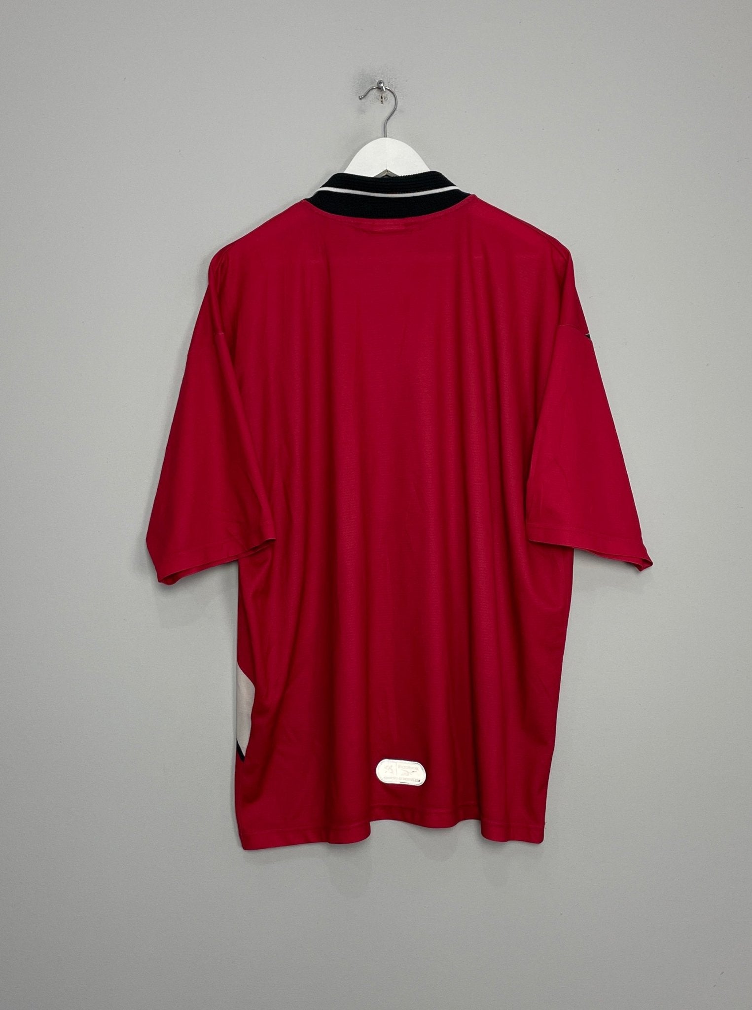 Shop 1999/00 HANNOVER 96 HOME SHIRT (XL) REEBOK, classic football shirts, vintage football shirts & retro soccer jerseys at Cult Kits