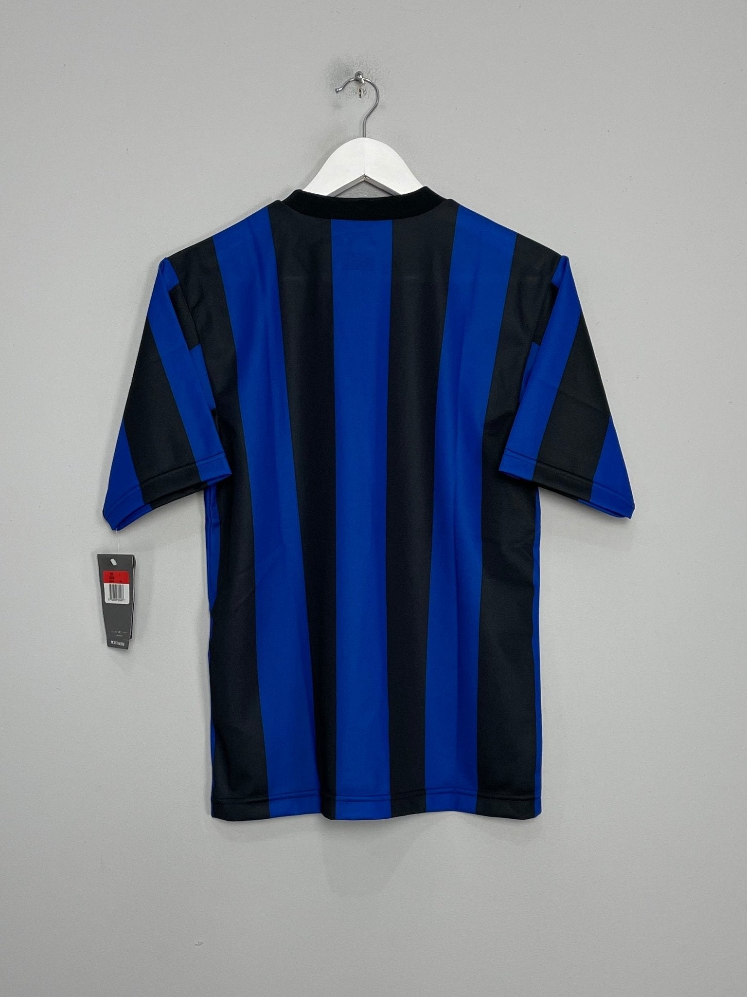 Shop 1999/00 INTER MILAN *BNWT* HOME SHIRT (L.KIDS) NIKE, classic football shirts, vintage football shirts & retro soccer jerseys at Cult Kits