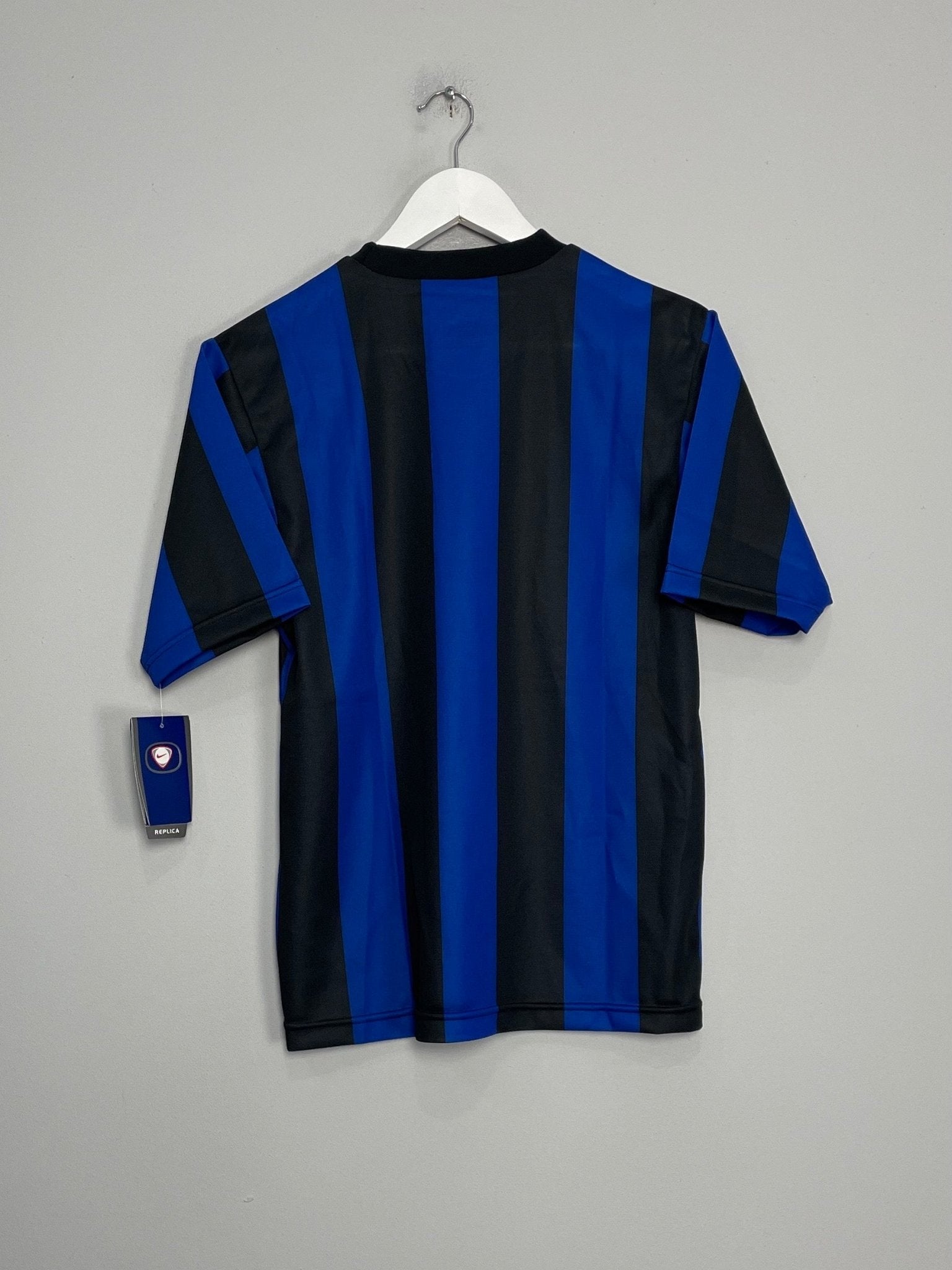 Shop 1999/00 INTER MILAN *BNWT* HOME SHIRT (L.KIDS) NIKE, classic football shirts, vintage football shirts & retro soccer jerseys at Cult Kits
