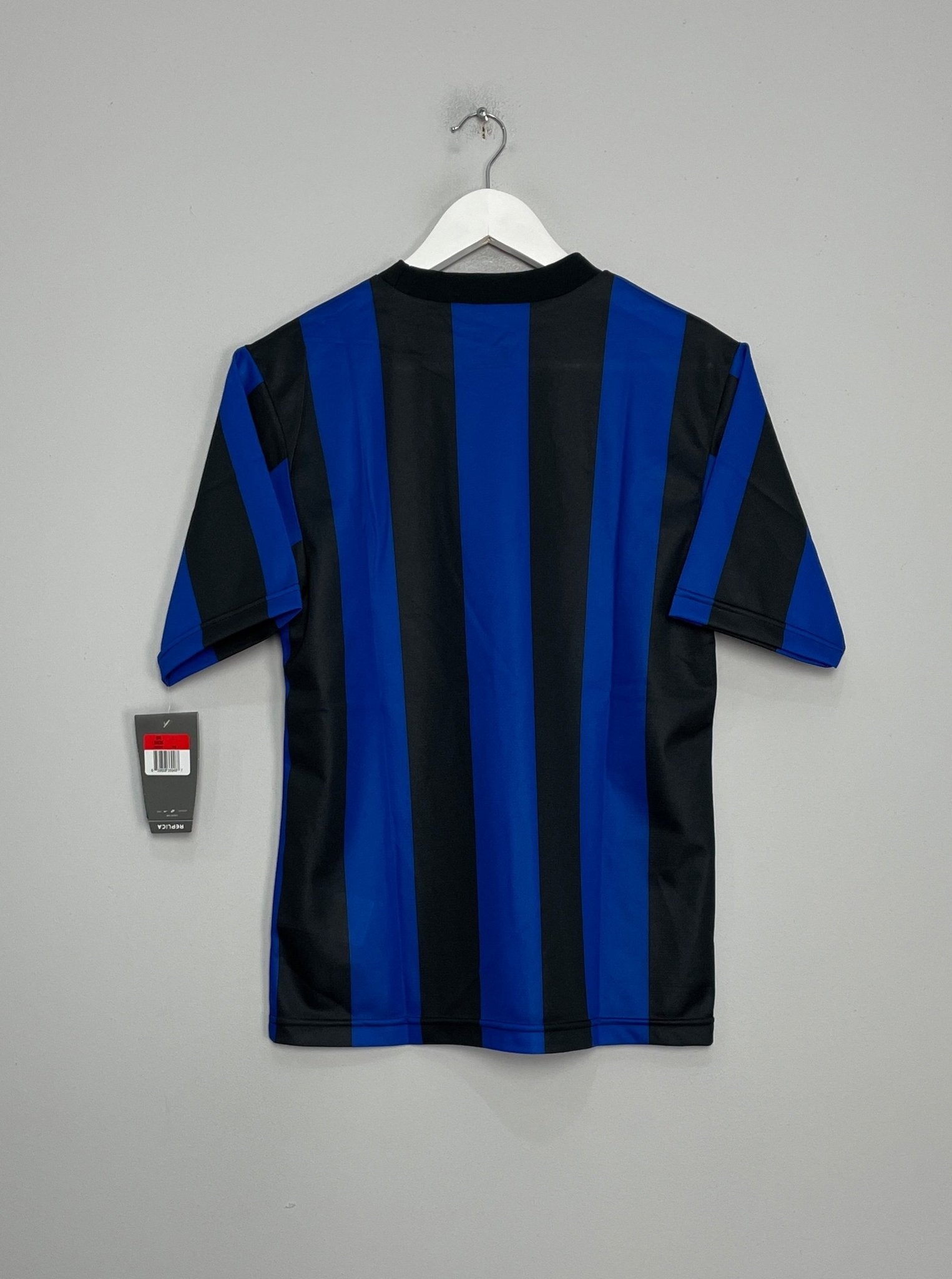 Shop 1999/00 INTER MILAN *BNWT* HOME SHIRT (L.KIDS) NIKE, classic football shirts, vintage football shirts & retro soccer jerseys at Cult Kits