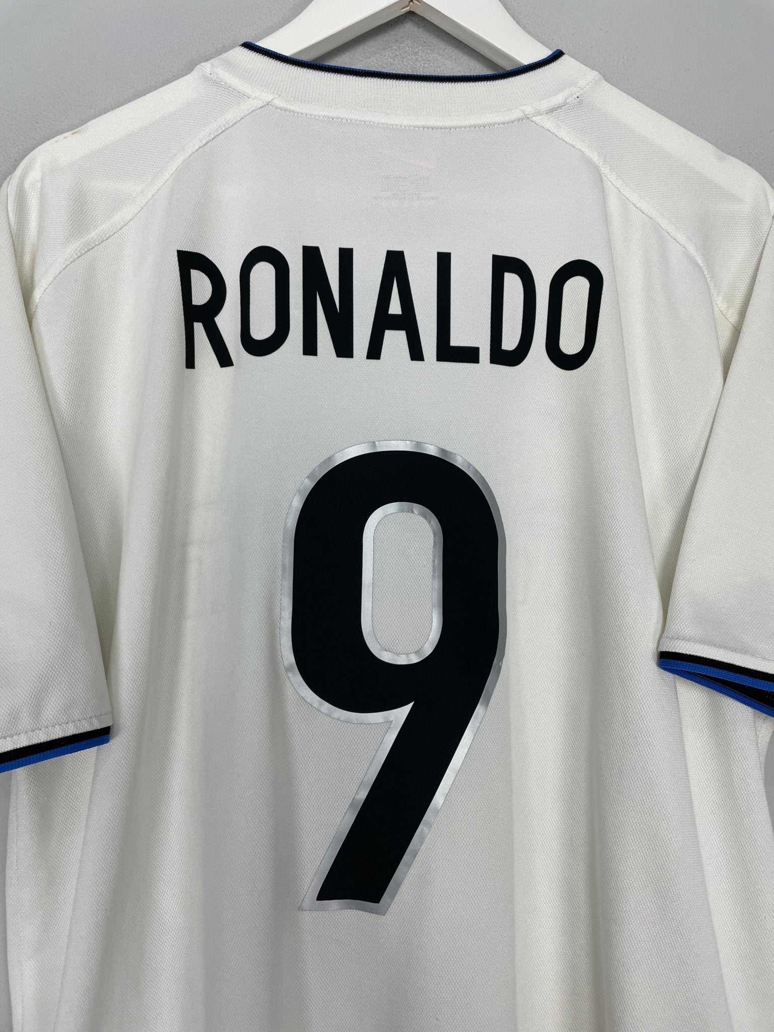 Shop 1999/00 INTER MILAN RONALDO #9 AWAY SHIRT (L) NIKE, classic football shirts, vintage football shirts & retro soccer jerseys at Cult Kits