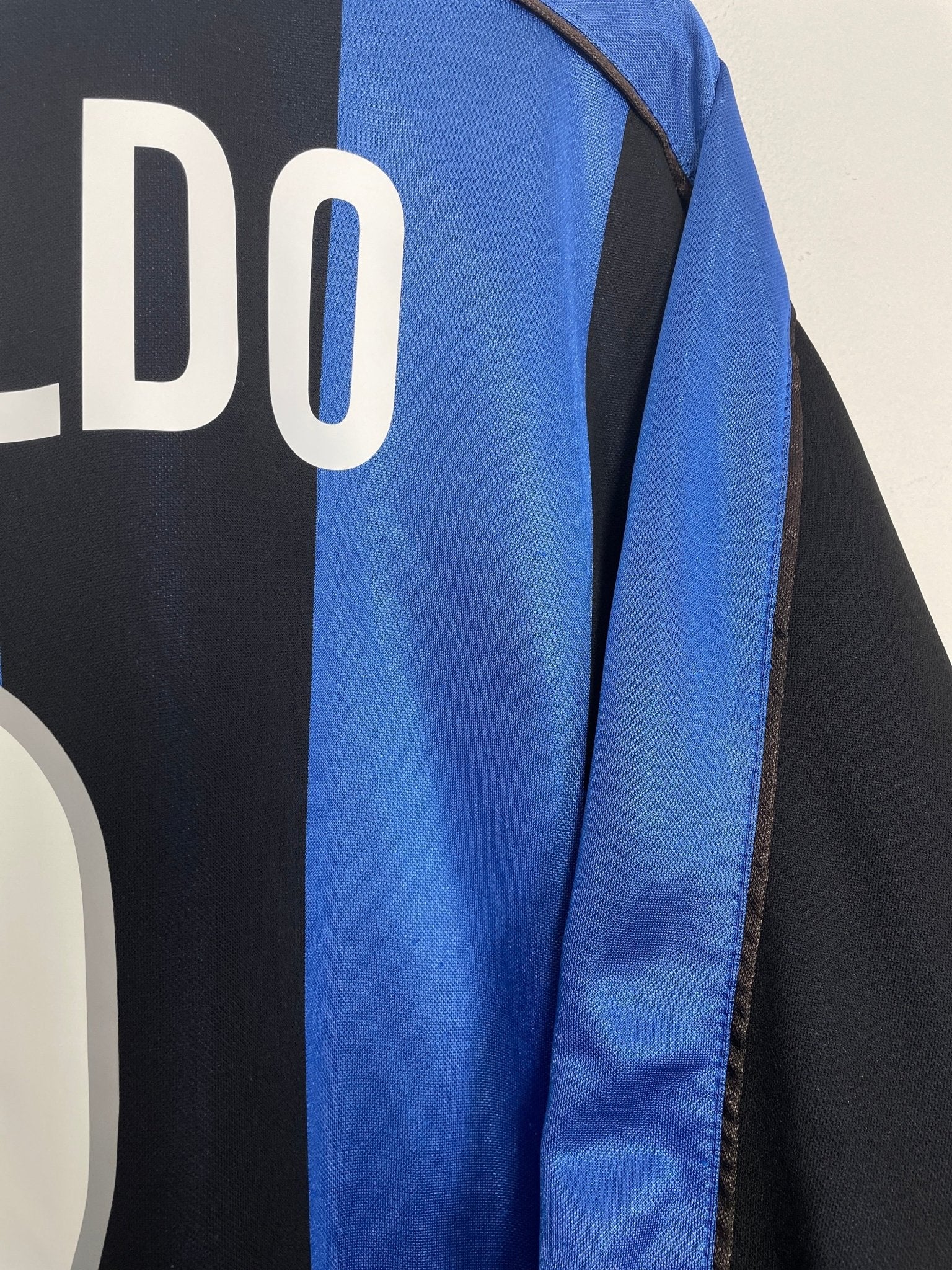 Shop 1999/00 INTER MILAN RONALDO #9 HOME SHIRT (XL) NIKE, classic football shirts, vintage football shirts & retro soccer jerseys at Cult Kits