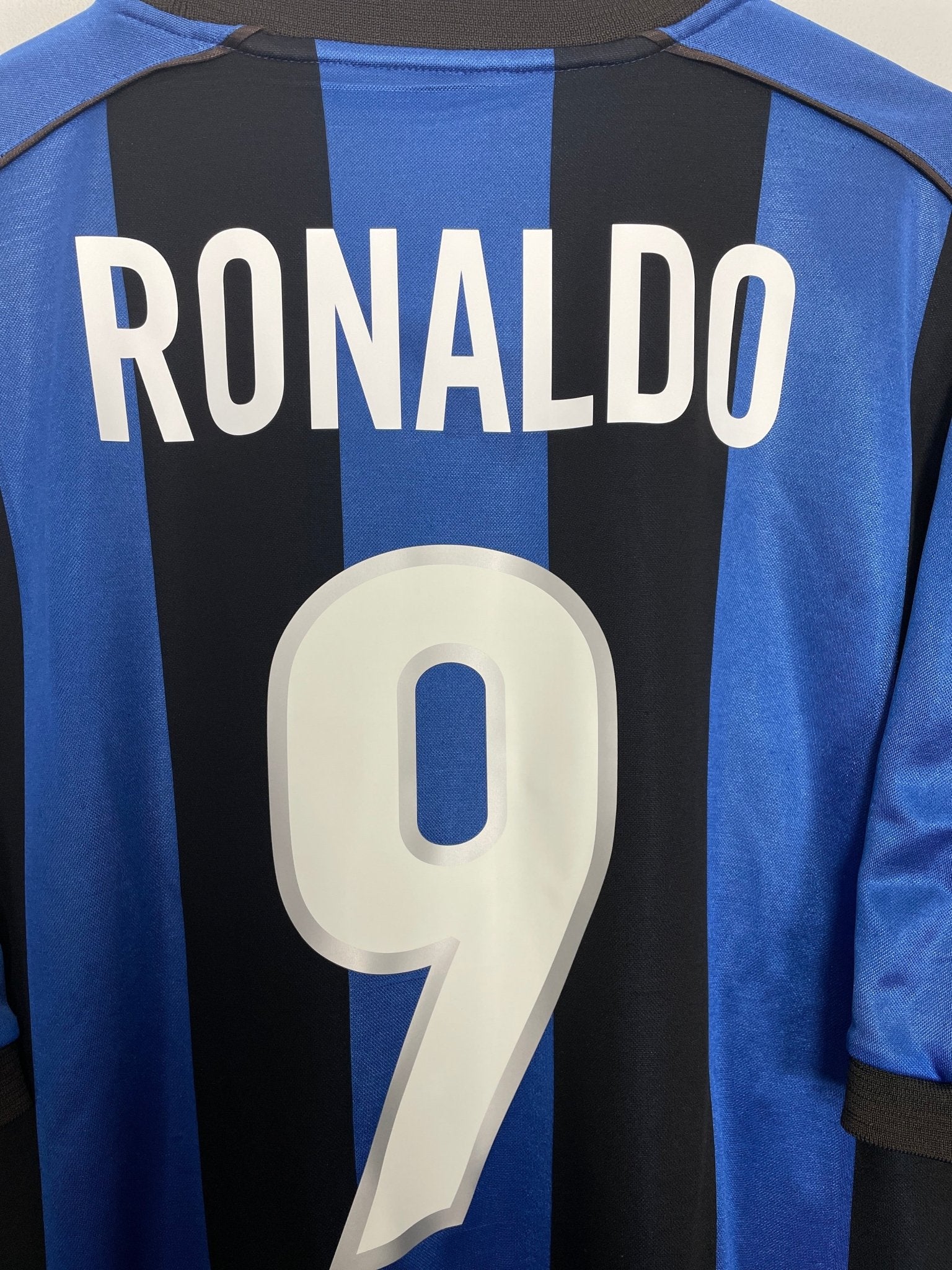 Shop 1999/00 INTER MILAN RONALDO #9 HOME SHIRT (XL) NIKE, classic football shirts, vintage football shirts & retro soccer jerseys at Cult Kits