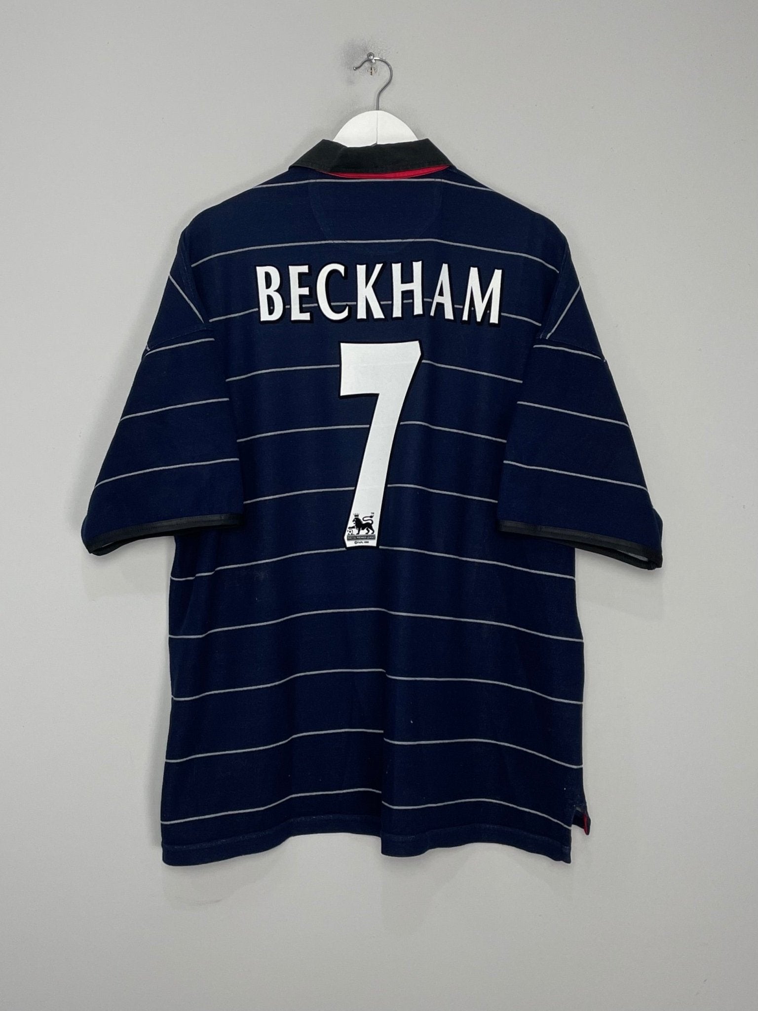Shop 1999/00 MANCHESTER UNITED BECKHAM #7 AWAY SHIRT (XXL) UMBRO, classic football shirts, vintage football shirts & retro soccer jerseys at Cult Kits