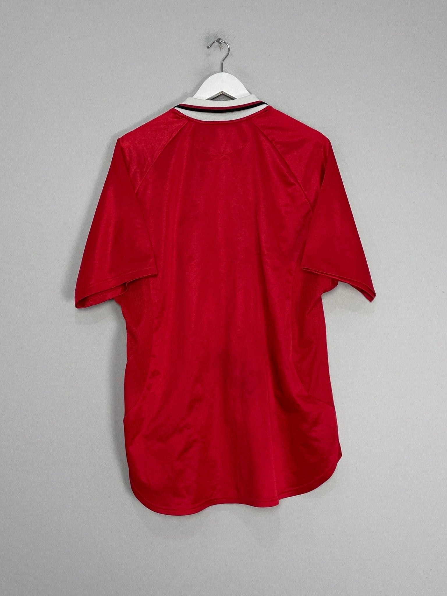 Shop 1999/00 MANCHESTER UNITED *CHAMPIONS LEAGUE WINNERS* HOME SHIRT (XL) UMBRO, classic football shirts, vintage football shirts & retro soccer jerseys at Cult Kits