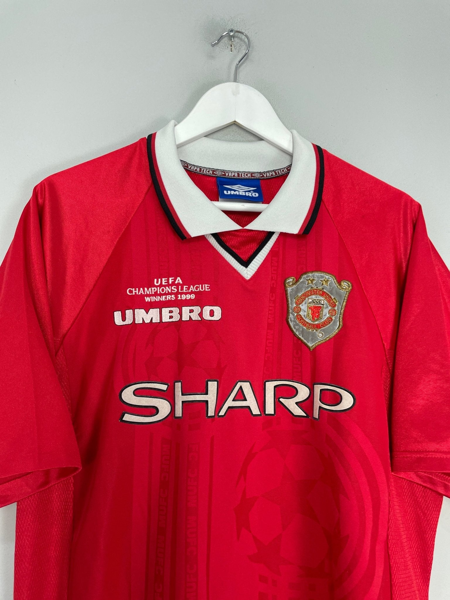 Shop 1999/00 MANCHESTER UNITED *CHAMPIONS LEAGUE WINNERS* HOME SHIRT (XL) UMBRO, classic football shirts, vintage football shirts & retro soccer jerseys at Cult Kits