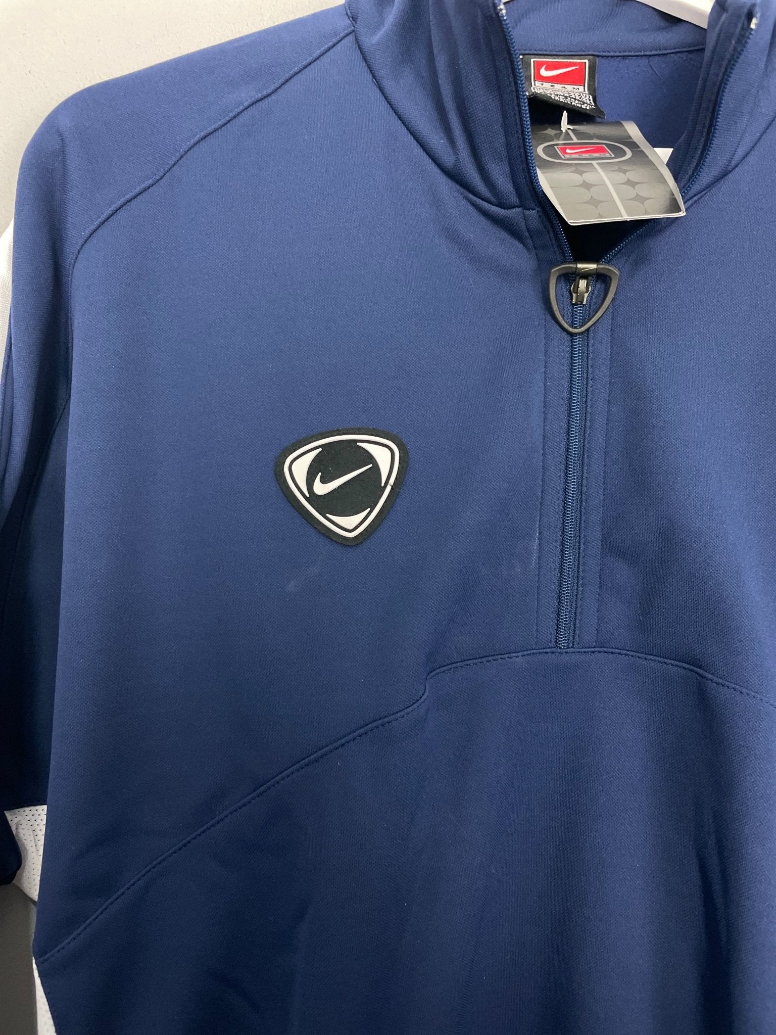 Shop 1999/00 NIKE *BNWT* 1/4 ZIP JACKET (S), classic football shirts, vintage football shirts & retro soccer jerseys at Cult Kits