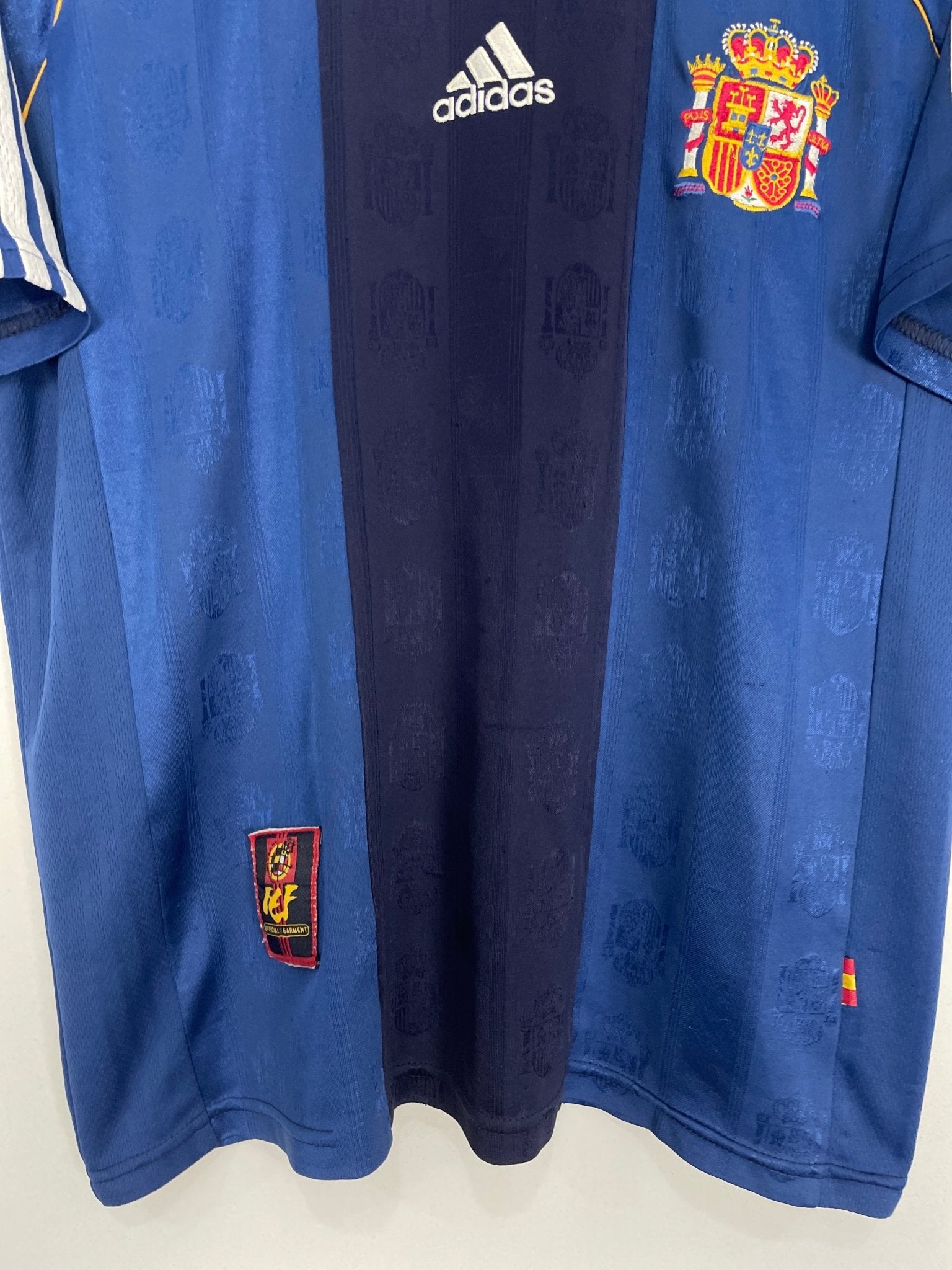 Shop 1999/00 SPAIN AWAY SHIRT (M) ADIDAS, classic football shirts, vintage football shirts & retro soccer jerseys at Cult Kits