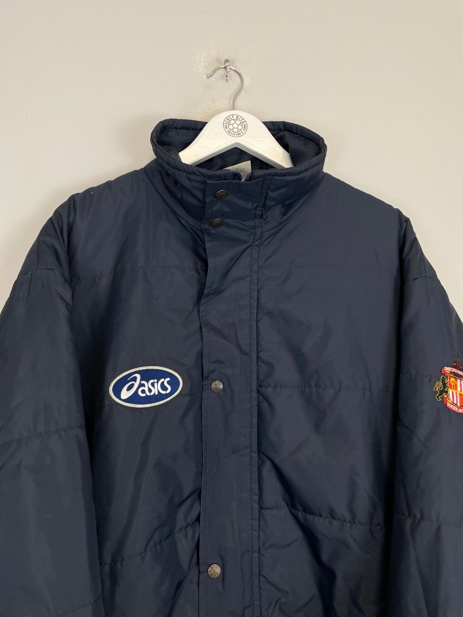 1999/00 SUNDERLAND BENCH COAT (M) ASICS - Cult Kits - Medium - Buy Vintage Football Shirts, Authentic Retro Football Shirts For Sale, Classic Football Shirts & Soccer Jersey