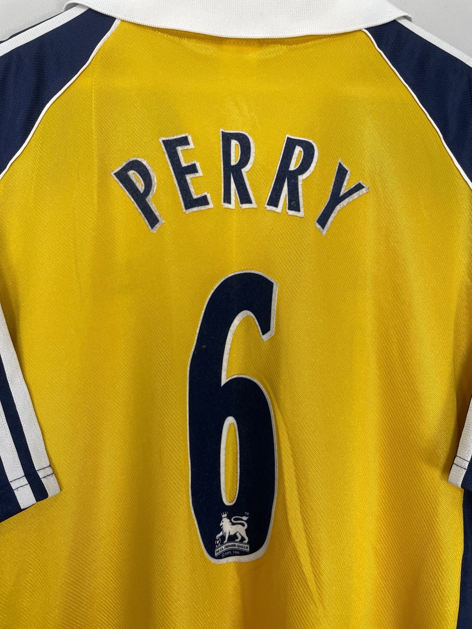 Shop 1999/00 TOTTENHAM PERRY #6 AWAY SHIRT (XL) ADIDAS, classic football shirts, vintage football shirts & retro soccer jerseys at Cult Kits