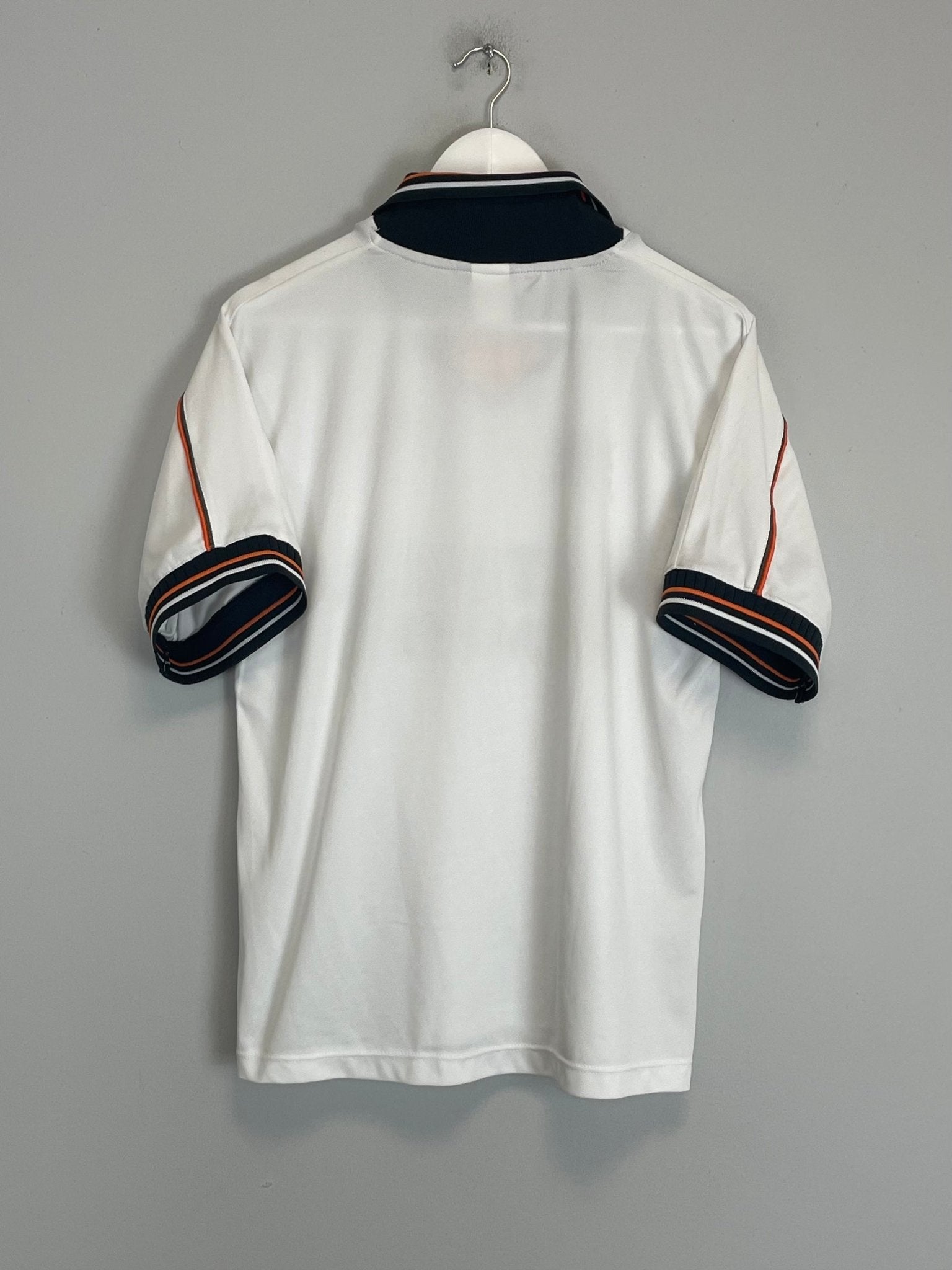 Shop 1999/00 VALENCIA HOME SHIRT (S) LUANVI, classic football shirts, vintage football shirts & retro soccer jerseys at Cult Kits