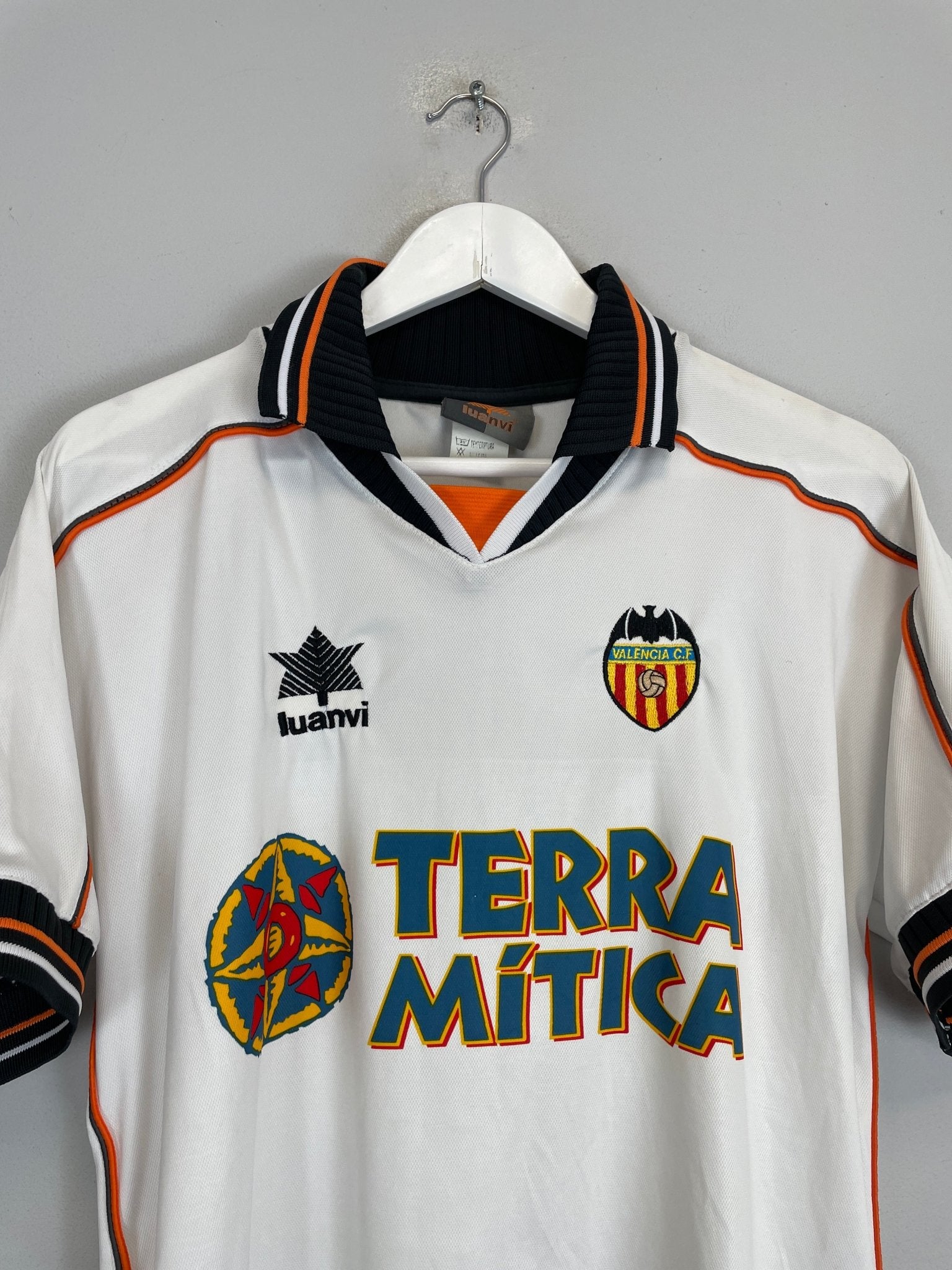 Shop 1999/00 VALENCIA HOME SHIRT (S) LUANVI, classic football shirts, vintage football shirts & retro soccer jerseys at Cult Kits