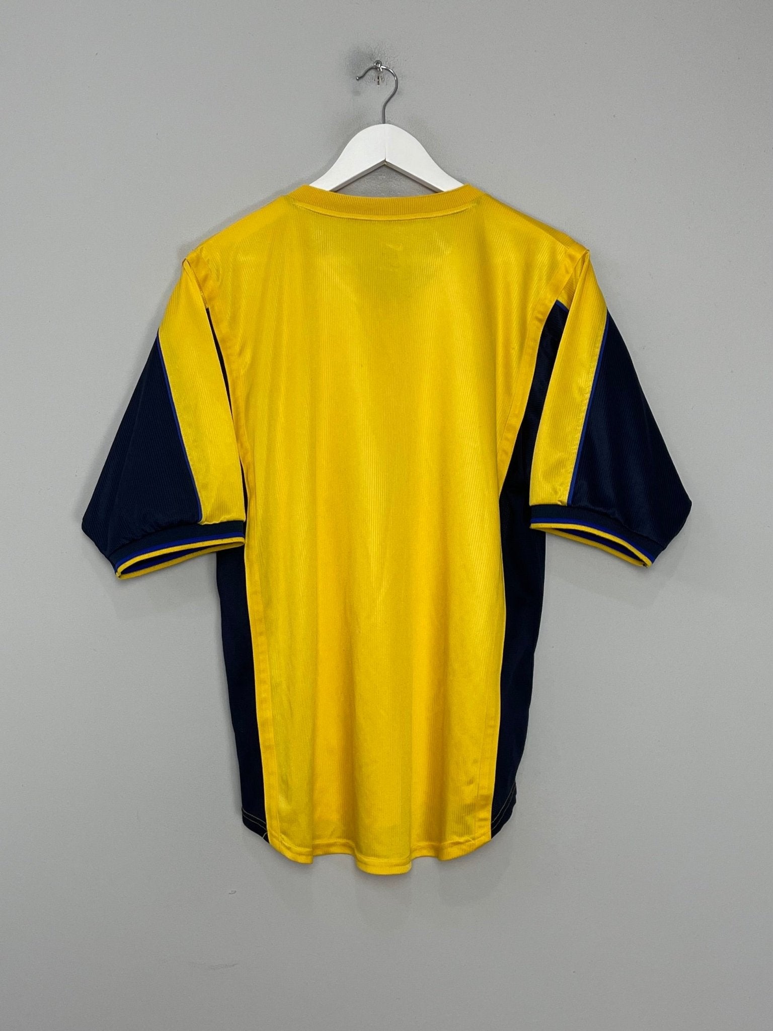Shop 1999/01 ARSENAL AWAY SHIRT (L) NIKE, classic football shirts, vintage football shirts & retro soccer jerseys at Cult Kits