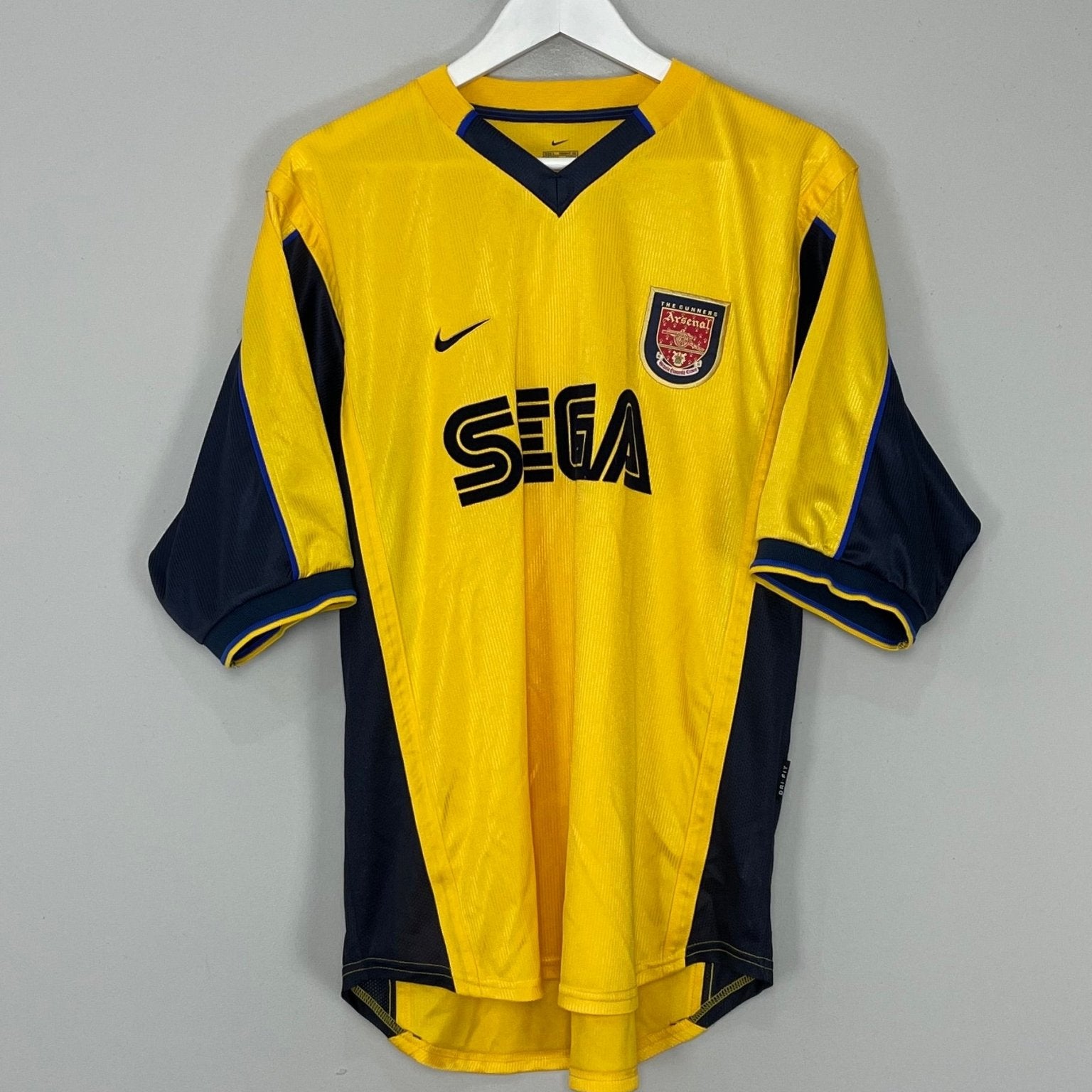 Shop 1999/01 ARSENAL AWAY SHIRT (L) NIKE, classic football shirts, vintage football shirts & retro soccer jerseys at Cult Kits