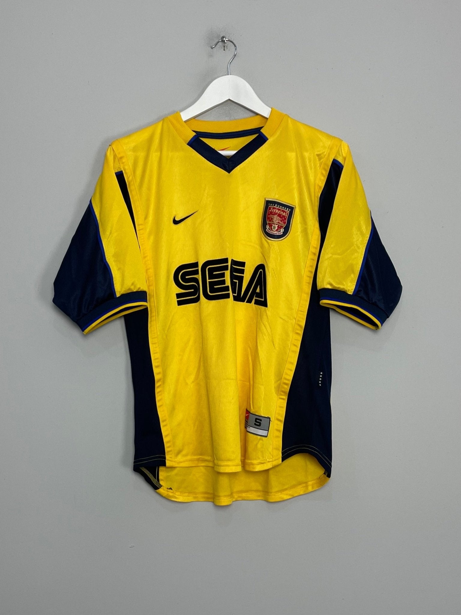 Shop 1999/01 ARSENAL AWAY SHIRT (S) NIKE, classic football shirts, vintage football shirts & retro soccer jerseys at Cult Kits
