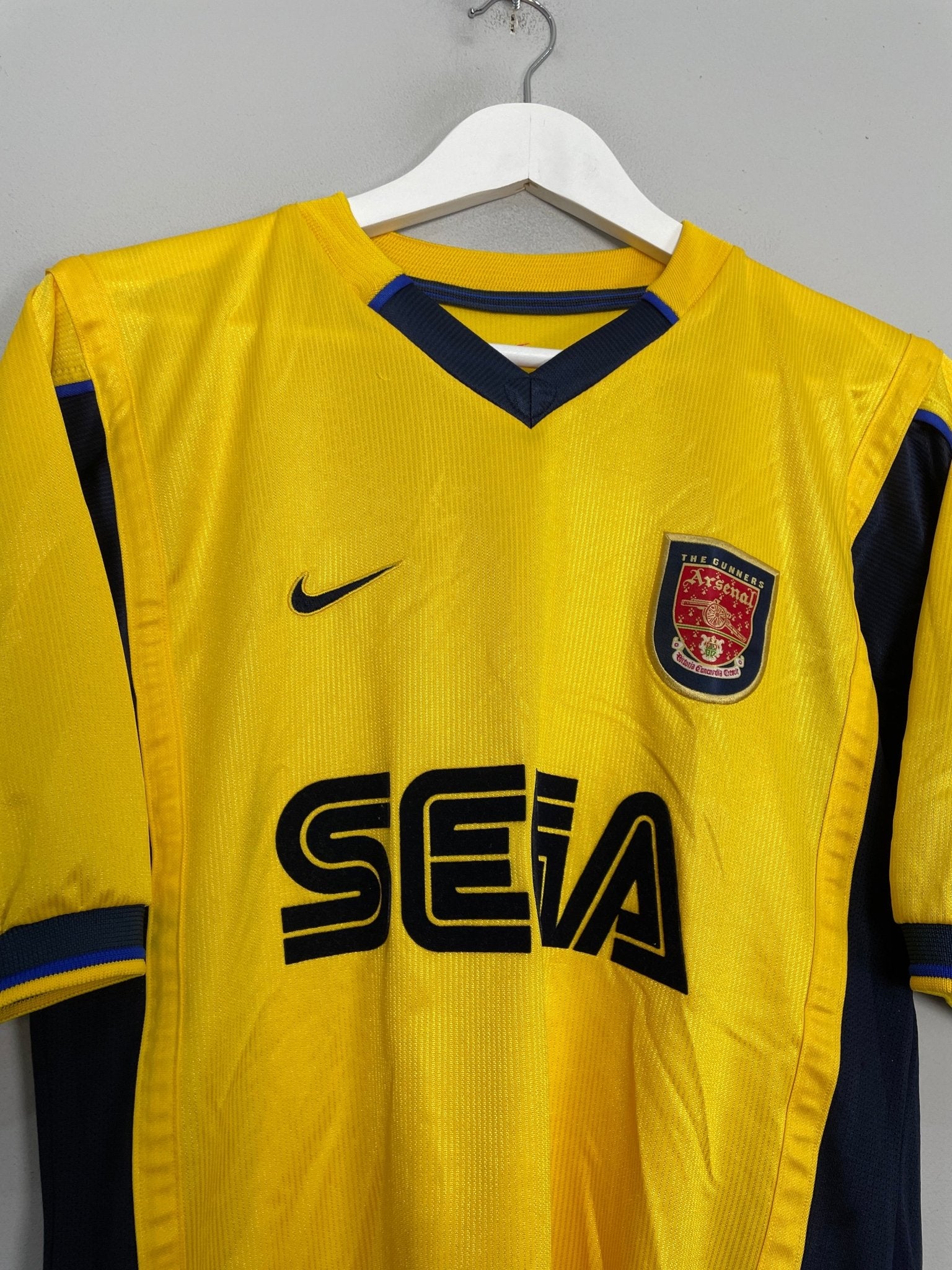 Shop 1999/01 ARSENAL AWAY SHIRT (S) NIKE, classic football shirts, vintage football shirts & retro soccer jerseys at Cult Kits