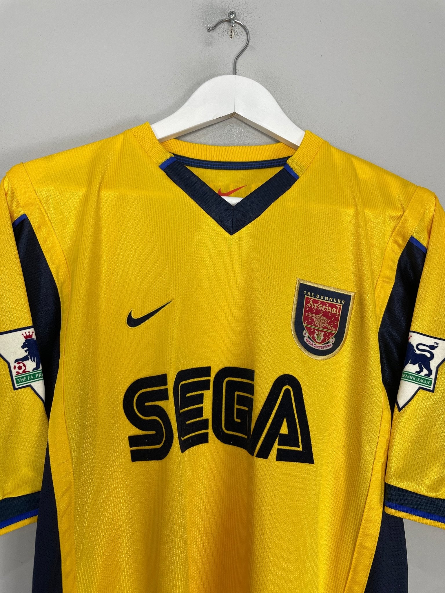 Shop 1999/01 ARSENAL SUKER #9 AWAY SHIRT (M) NIKE, classic football shirts, vintage football shirts & retro soccer jerseys at Cult Kits