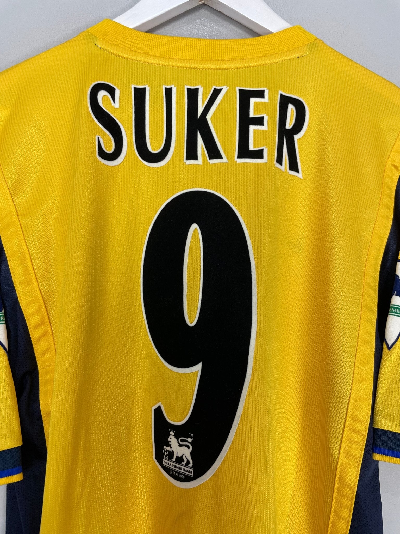 Shop 1999/01 ARSENAL SUKER #9 AWAY SHIRT (M) NIKE, classic football shirts, vintage football shirts & retro soccer jerseys at Cult Kits