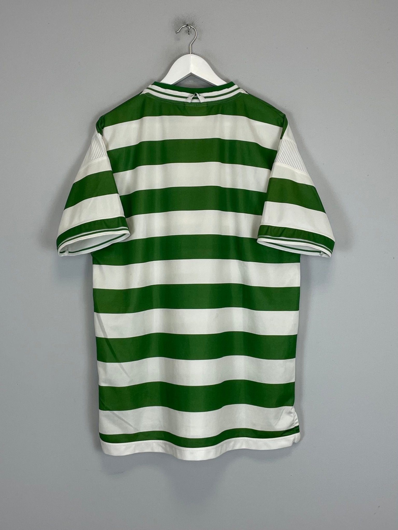 Shop 1999/01 CELTIC HOME SHIRT (XL) UMBRO, classic football shirts, vintage football shirts & retro soccer jerseys at Cult Kits