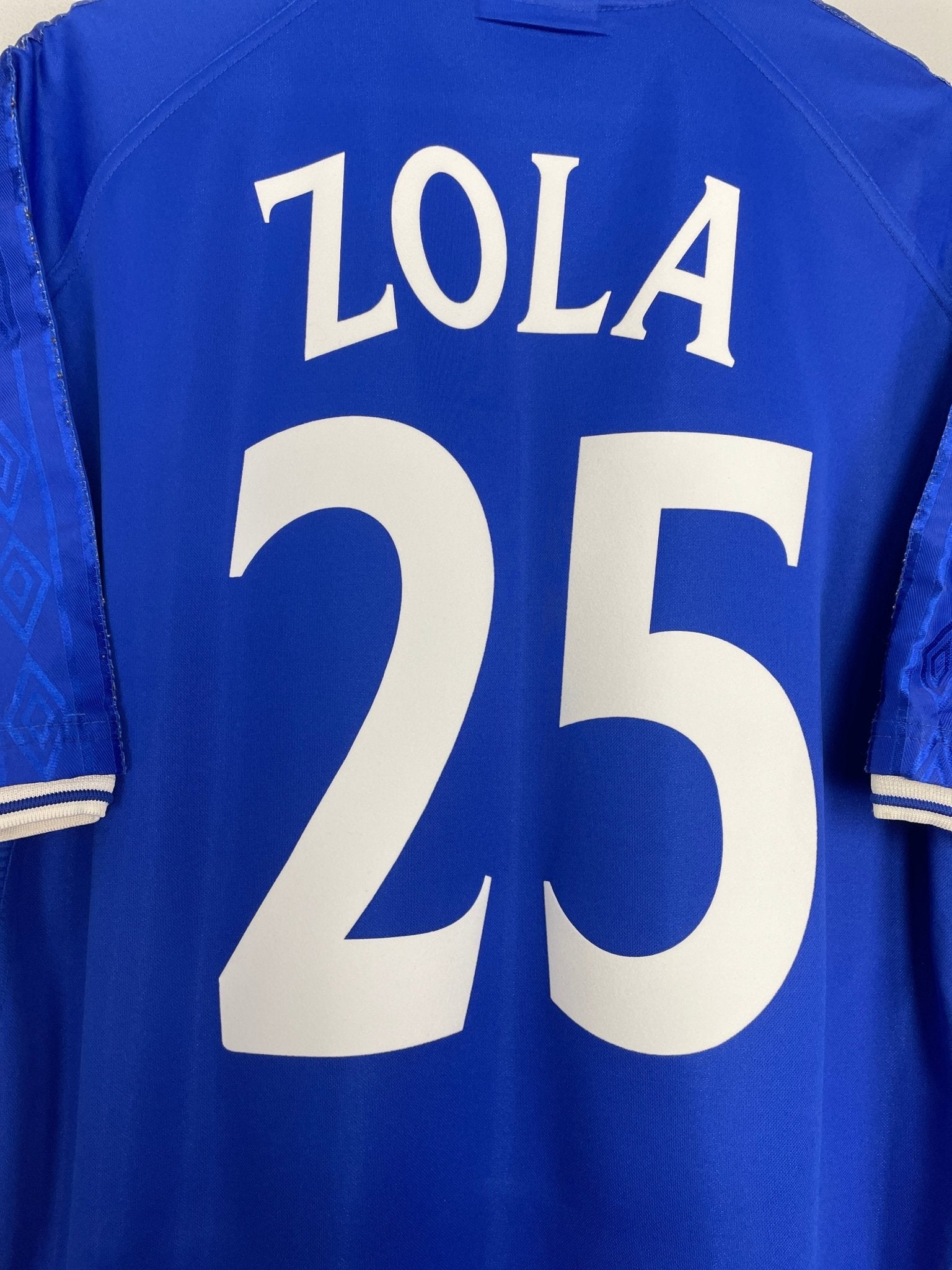 Shop 1999/01 CHELSEA ZOLA #25 HOME SHIRT (XL) UMBRO, classic football shirts, vintage football shirts & retro soccer jerseys at Cult Kits