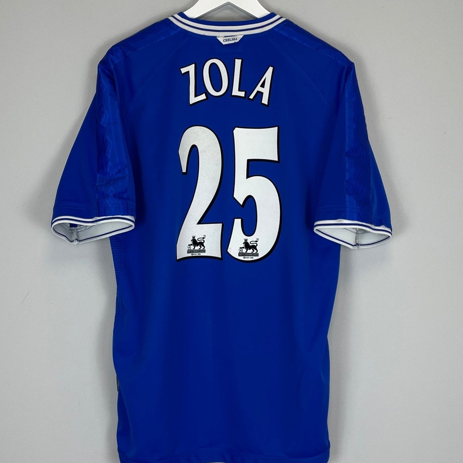 Shop 1999/01 CHELSEA ZOLA #25 HOME SHIRT (XL) UMBRO, classic football shirts, vintage football shirts & retro soccer jerseys at Cult Kits