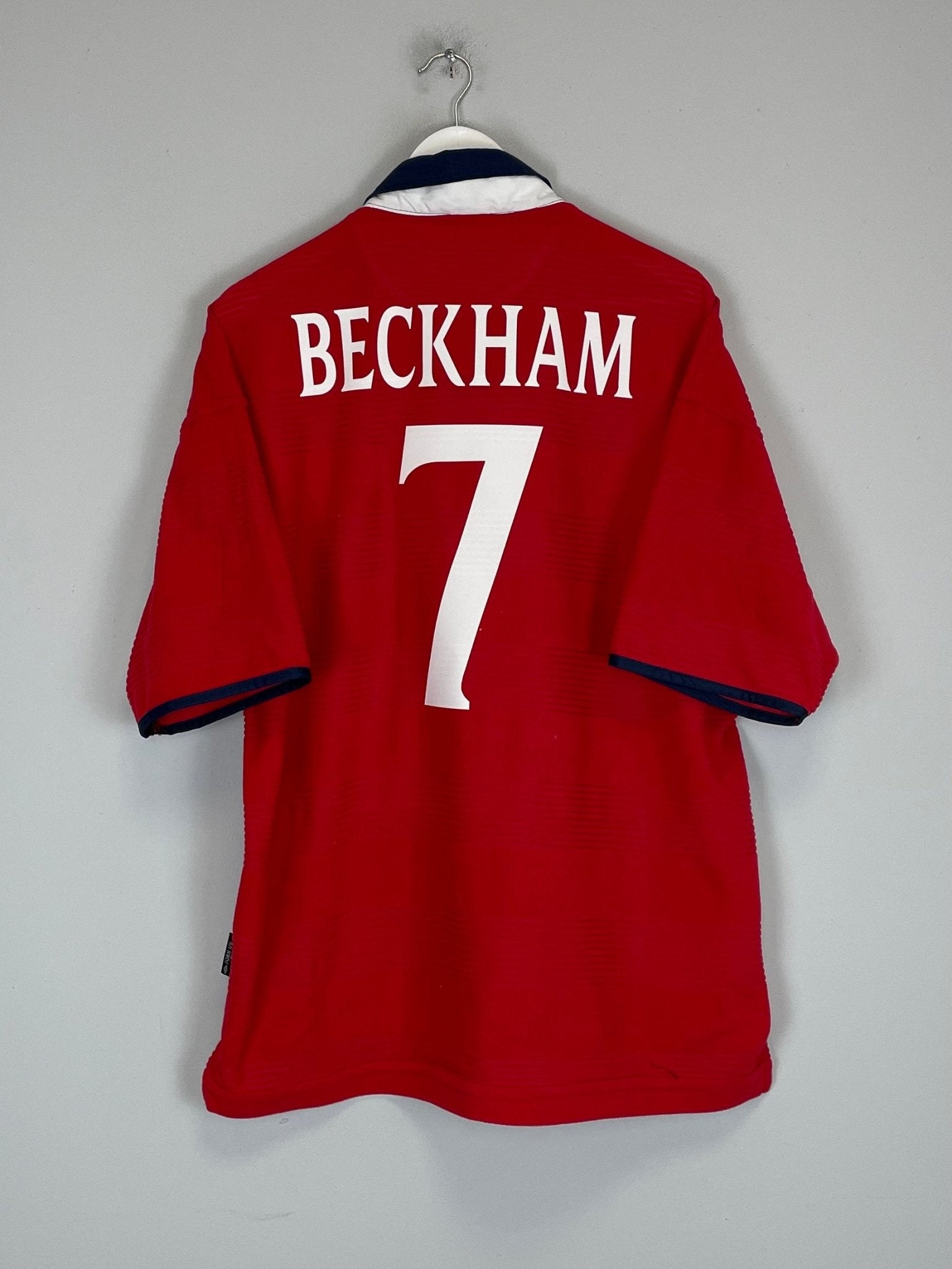 Shop 1999/01 ENGLAND BECKHAM #7 AWAY SHIRT (L) UMBRO, classic football shirts, vintage football shirts & retro soccer jerseys at Cult Kits