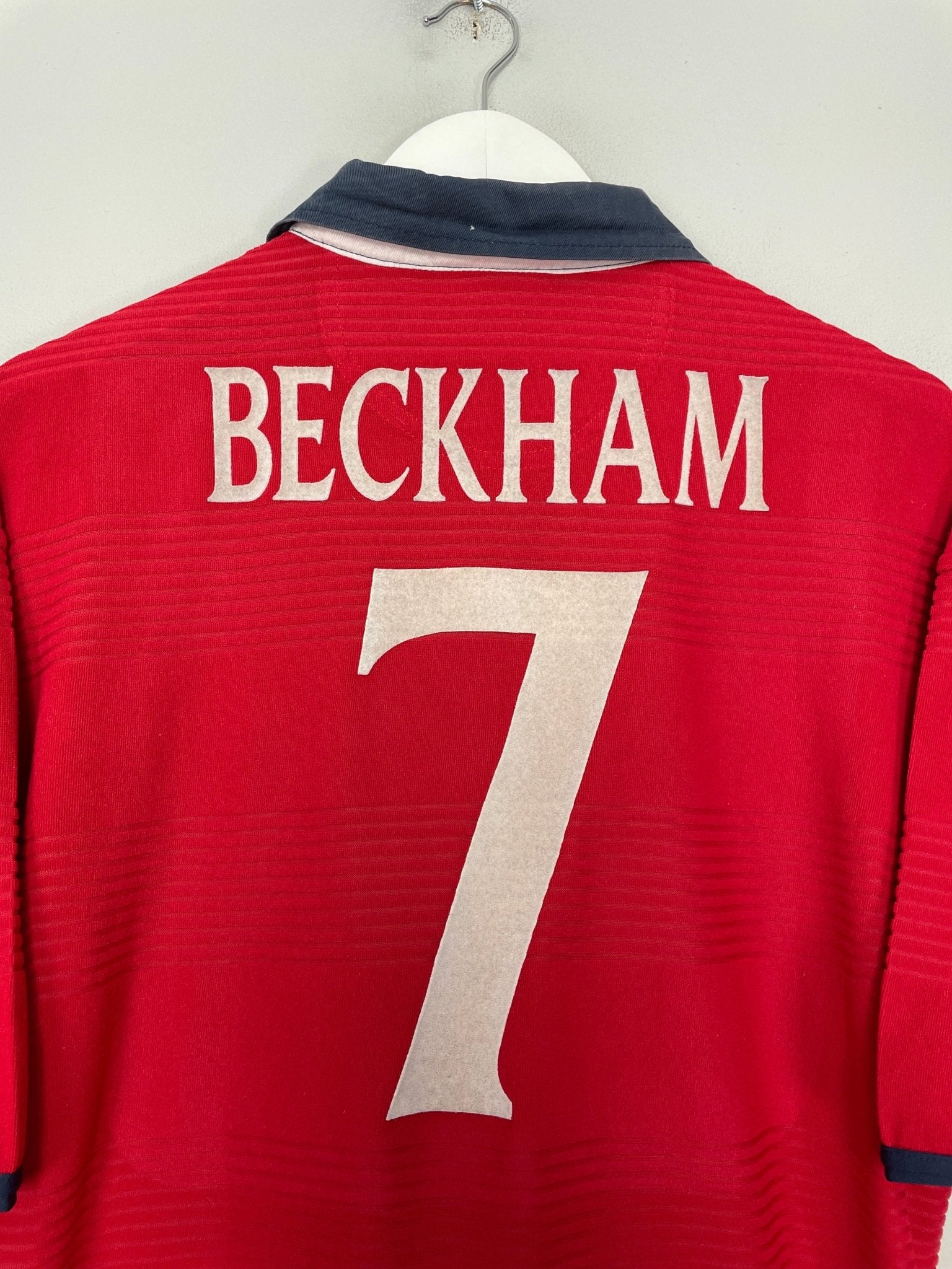 Shop 1999/01 ENGLAND BECKHAM #7 AWAY SHIRT (M) UMBRO, classic football shirts, vintage football shirts & retro soccer jerseys at Cult Kits