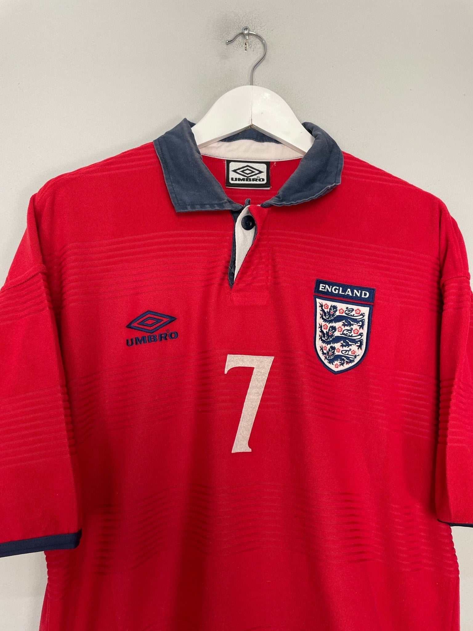 Shop 1999/01 ENGLAND BECKHAM #7 AWAY SHIRT (M) UMBRO, classic football shirts, vintage football shirts & retro soccer jerseys at Cult Kits