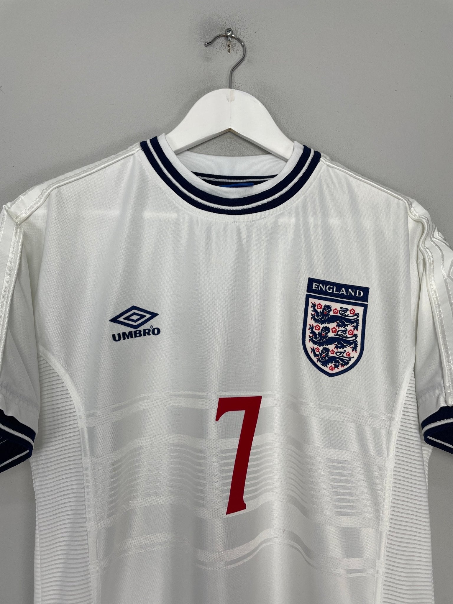 Shop 1999/01 ENGLAND BECKHAM #7 HOME SHIRT (M) UMBRO, classic football shirts, vintage football shirts & retro soccer jerseys at Cult Kits