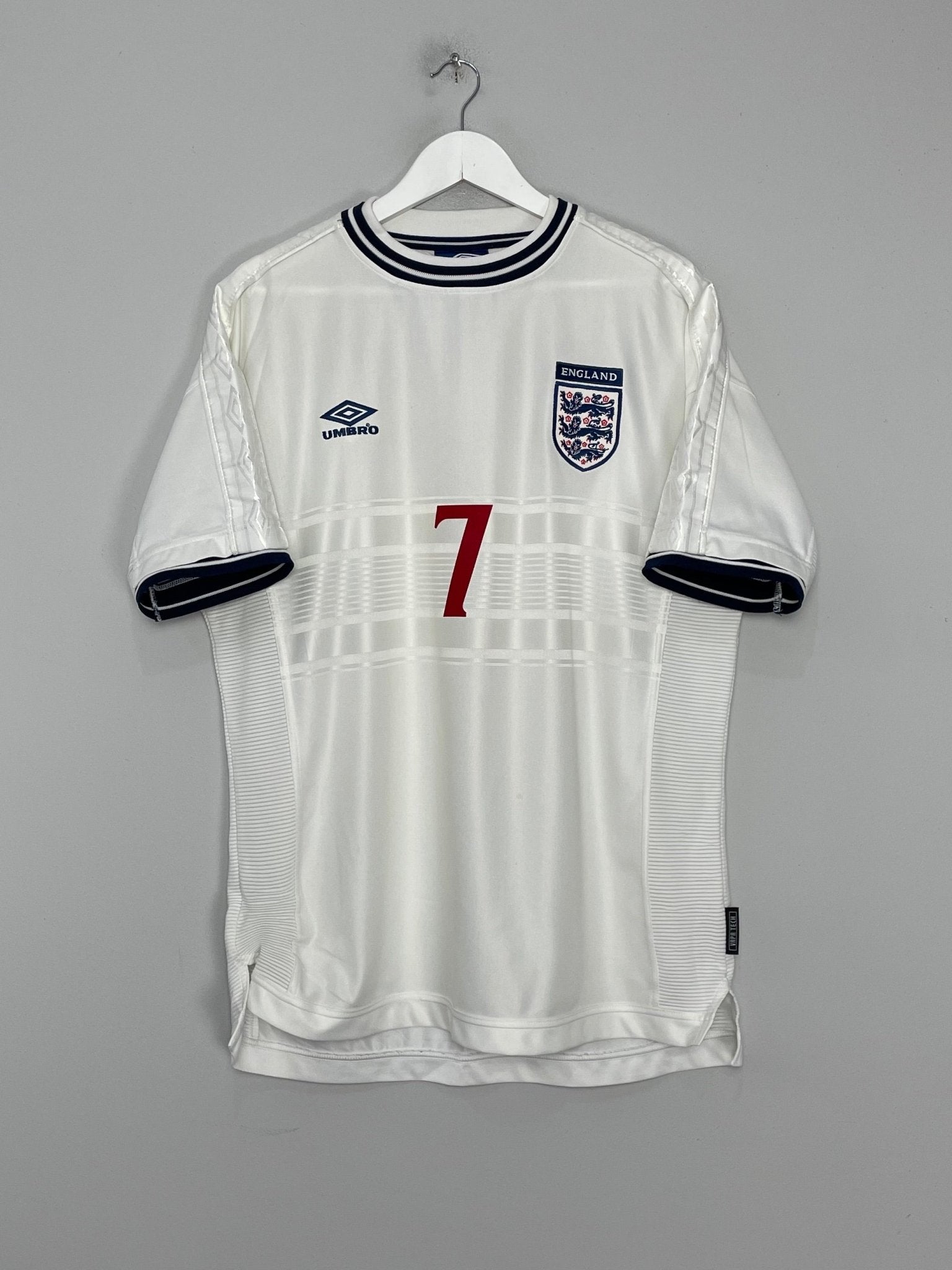 Shop 1999/01 ENGLAND BECKHAM #7 HOME SHIRT (XL) UMBRO, classic football shirts, vintage football shirts & retro soccer jerseys at Cult Kits