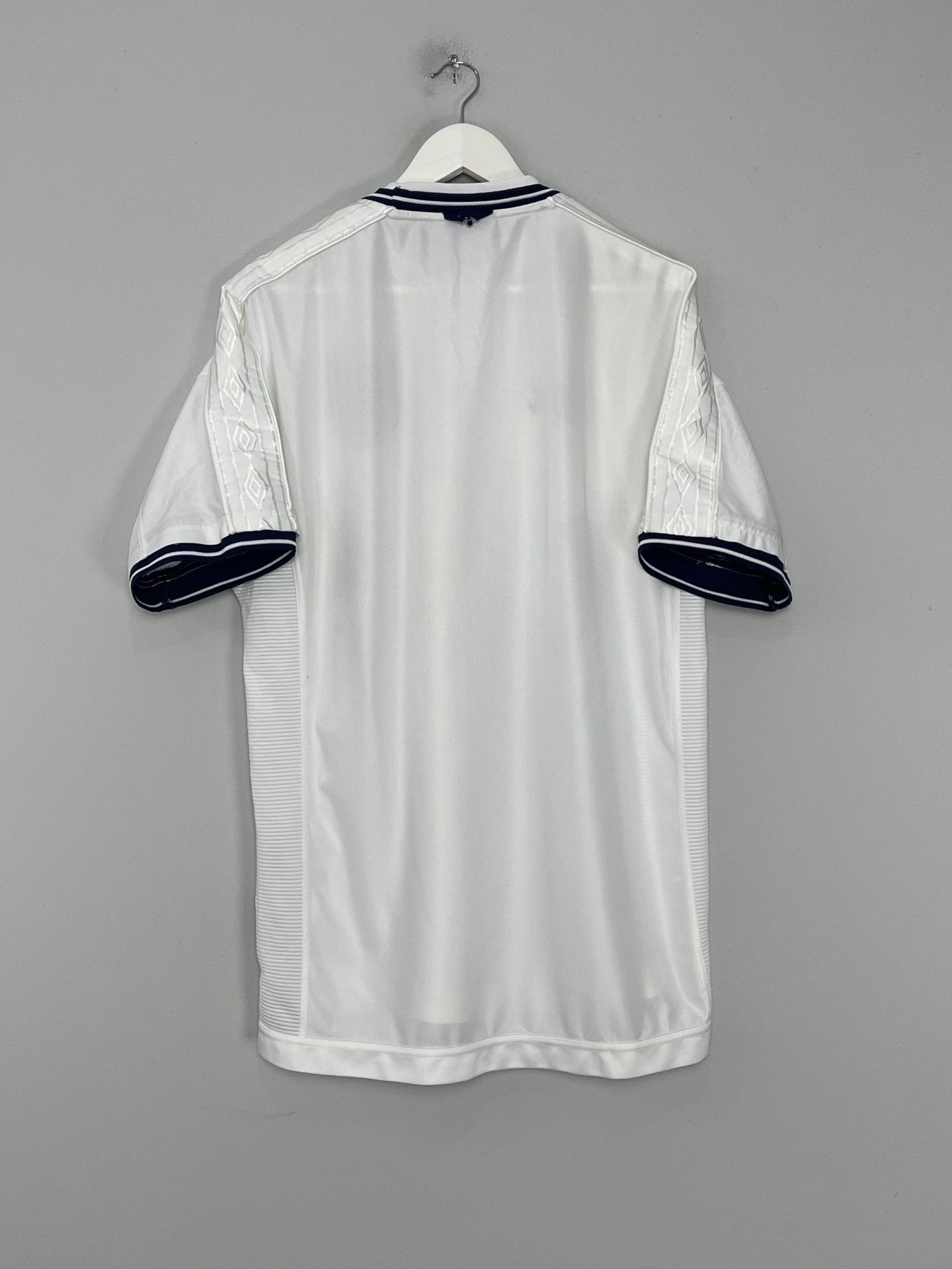 Shop 1999/01 ENGLAND HOME SHIRT (XL) UMBRO, classic football shirts, vintage football shirts & retro soccer jerseys at Cult Kits