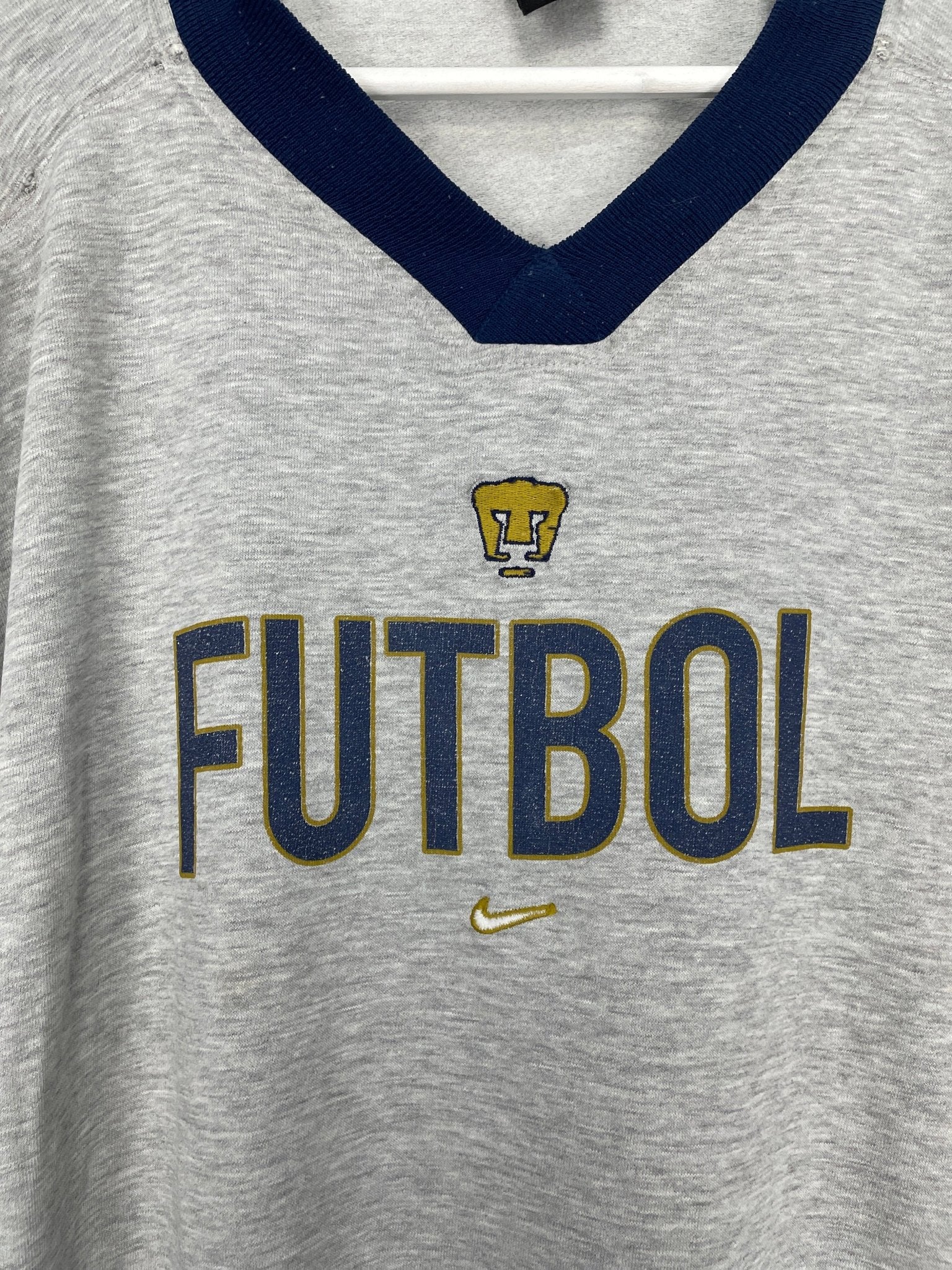 Shop 1999/01 UNAM PUMAS JUMPER (XL) NIKE, classic football shirts, vintage football shirts & retro soccer jerseys at Cult Kits