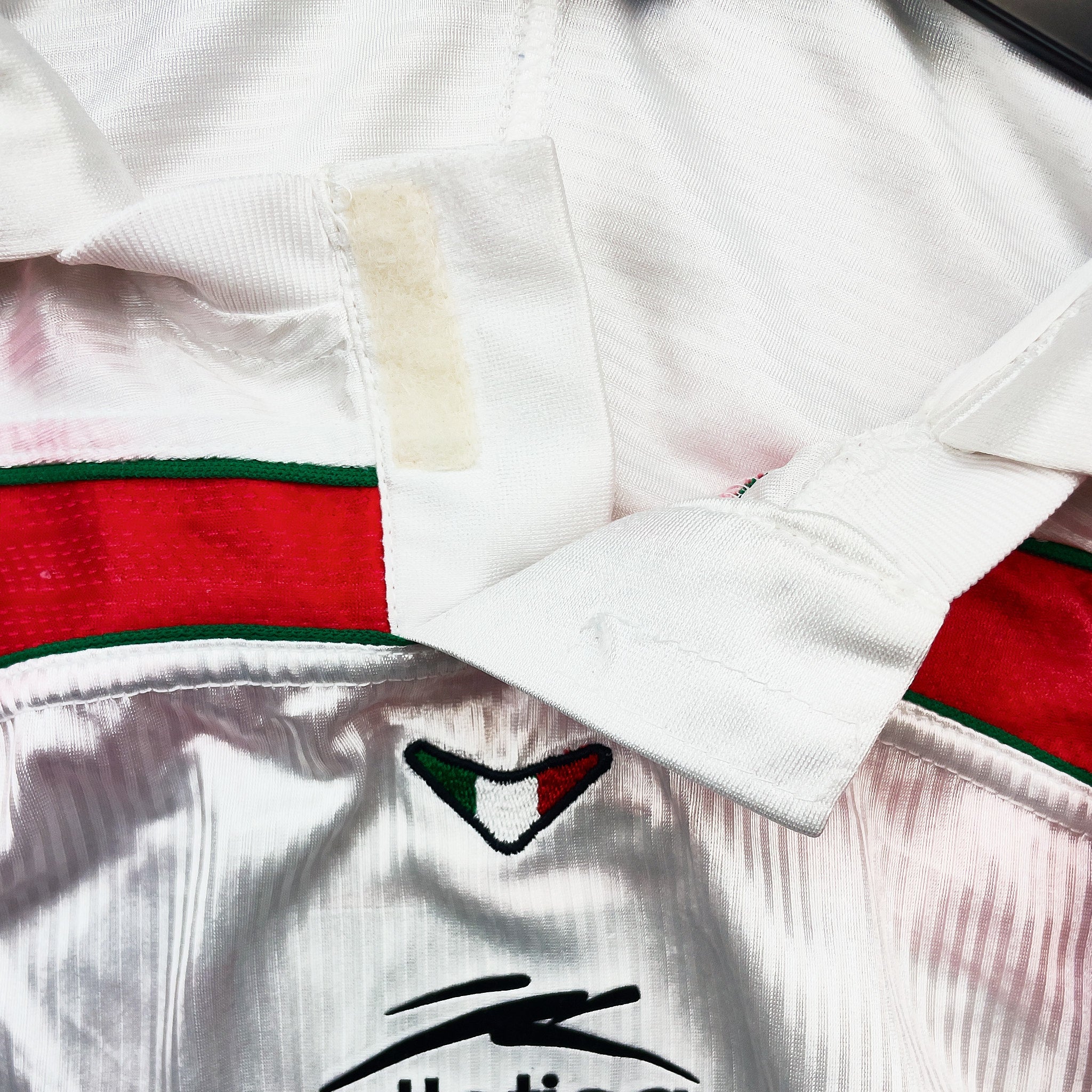 Buy 2000 Mexico Pardo 13 Away Shirt (XL) Atletica ~ Free worldwide shipping ~ Authentic Vintage Football Shirts from Cult Kits