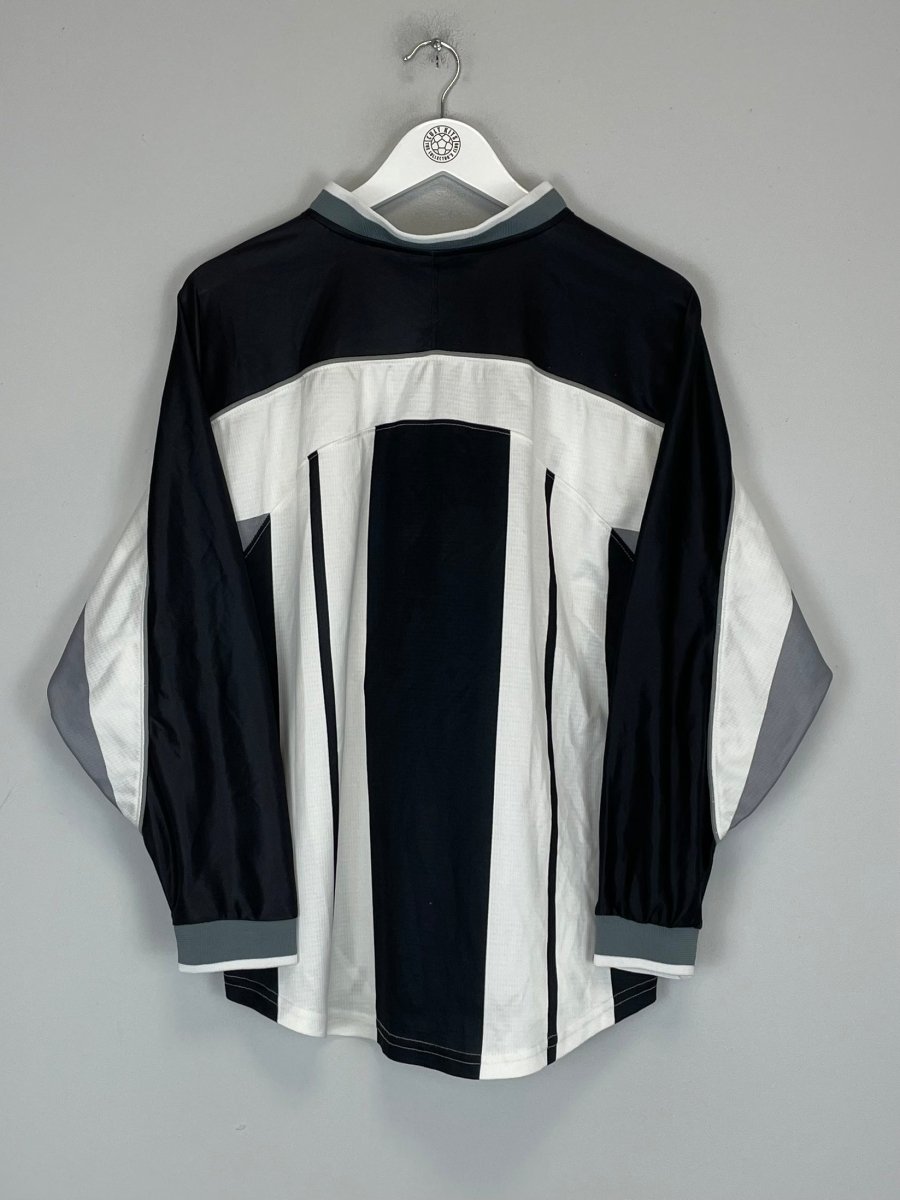 2000 URVALSDELID KARLA L/S HOME SHIRT (M) REEBOK - Cult Kits - Medium - Buy Vintage Football Shirts, Authentic Retro Football Shirts For Sale, Classic Football Shirts & Soccer Jersey