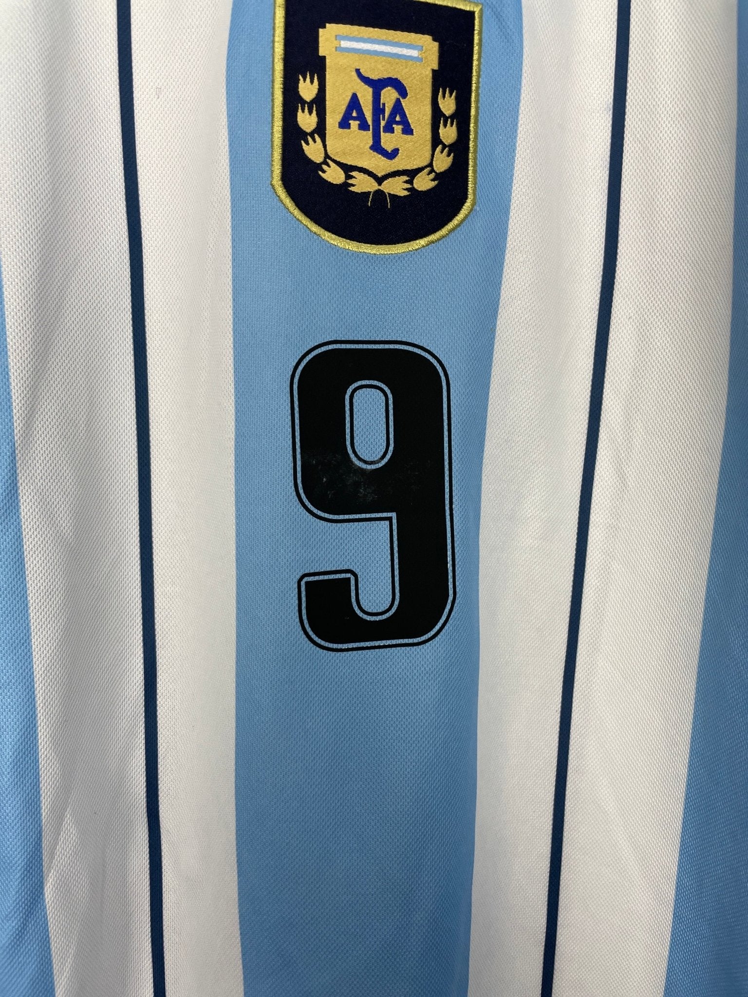 Shop 2000/01 ARGENTINA BATISTUTA #9 HOME SHIRT (M) REEBOK, classic football shirts, vintage football shirts & retro soccer jerseys at Cult Kits