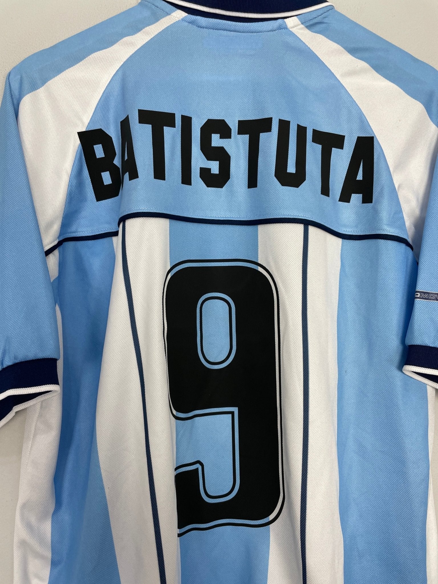 Shop 2000/01 ARGENTINA BATISTUTA #9 HOME SHIRT (M) REEBOK, classic football shirts, vintage football shirts & retro soccer jerseys at Cult Kits