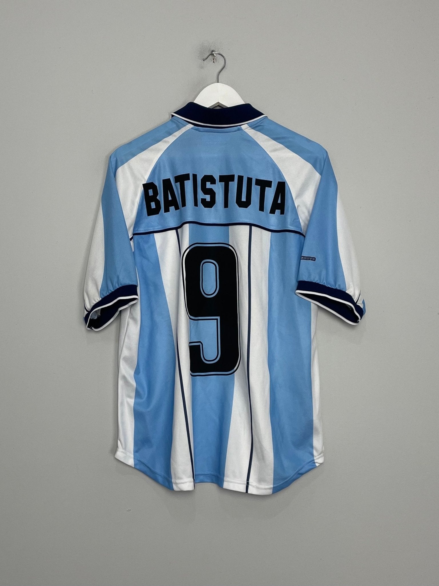 Shop 2000/01 ARGENTINA BATISTUTA #9 HOME SHIRT (M) REEBOK, classic football shirts, vintage football shirts & retro soccer jerseys at Cult Kits