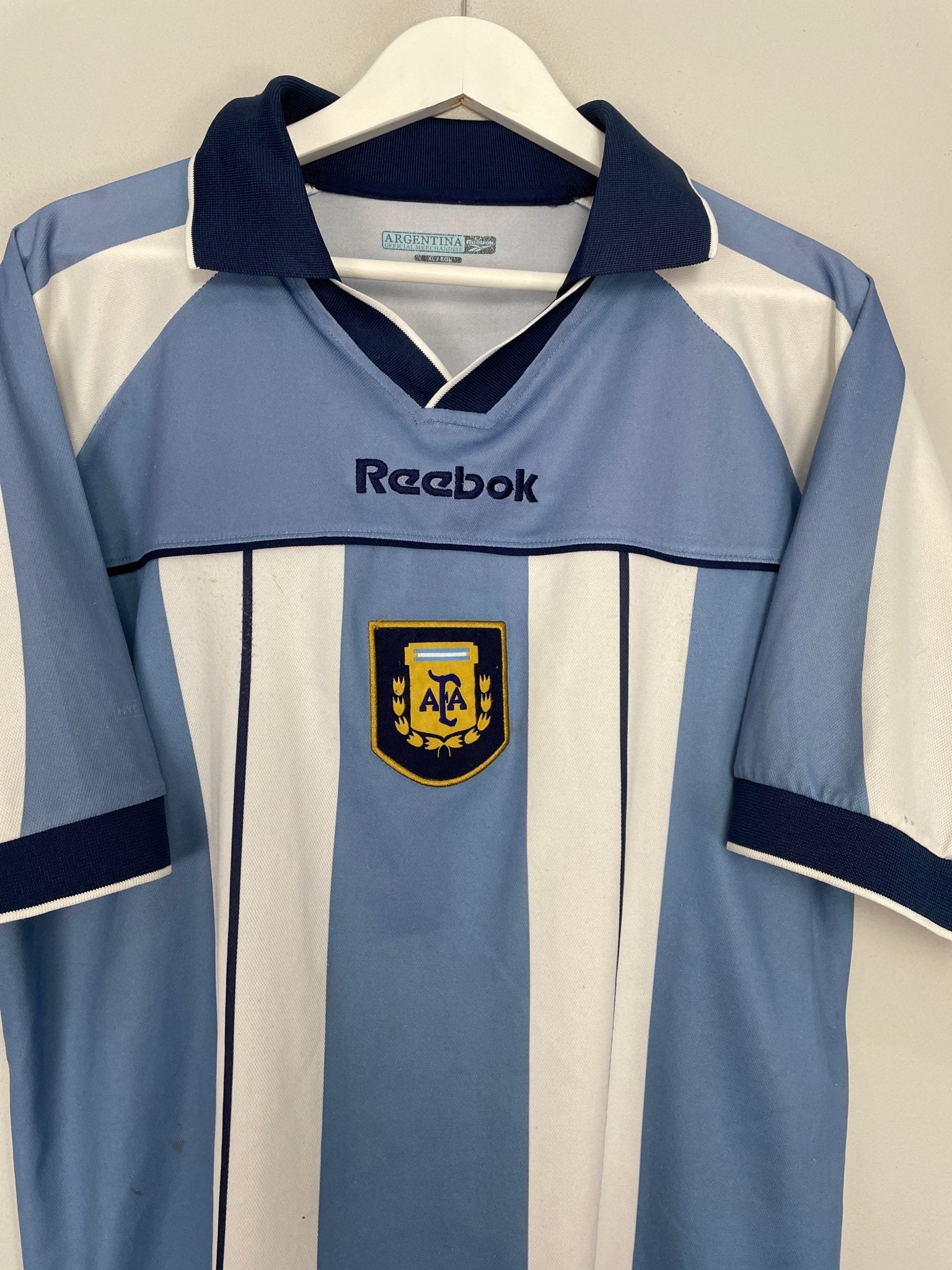 Shop 2000/01 ARGENTINA HOME SHIRT (XL) REEBOK, classic football shirts, vintage football shirts & retro soccer jerseys at Cult Kits