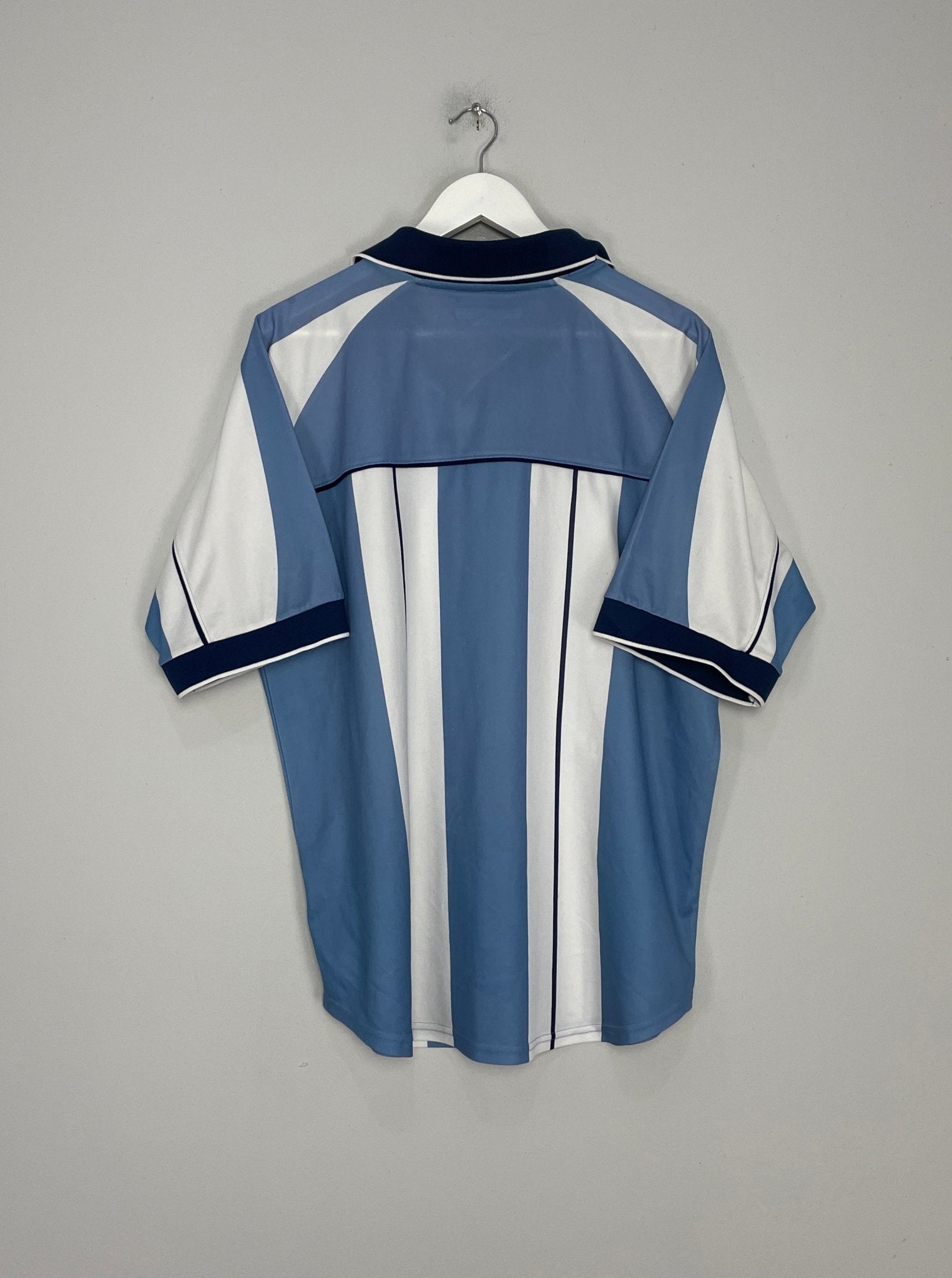 Shop 2000/01 ARGENTINA HOME SHIRT (XL) REEBOK, classic football shirts, vintage football shirts & retro soccer jerseys at Cult Kits
