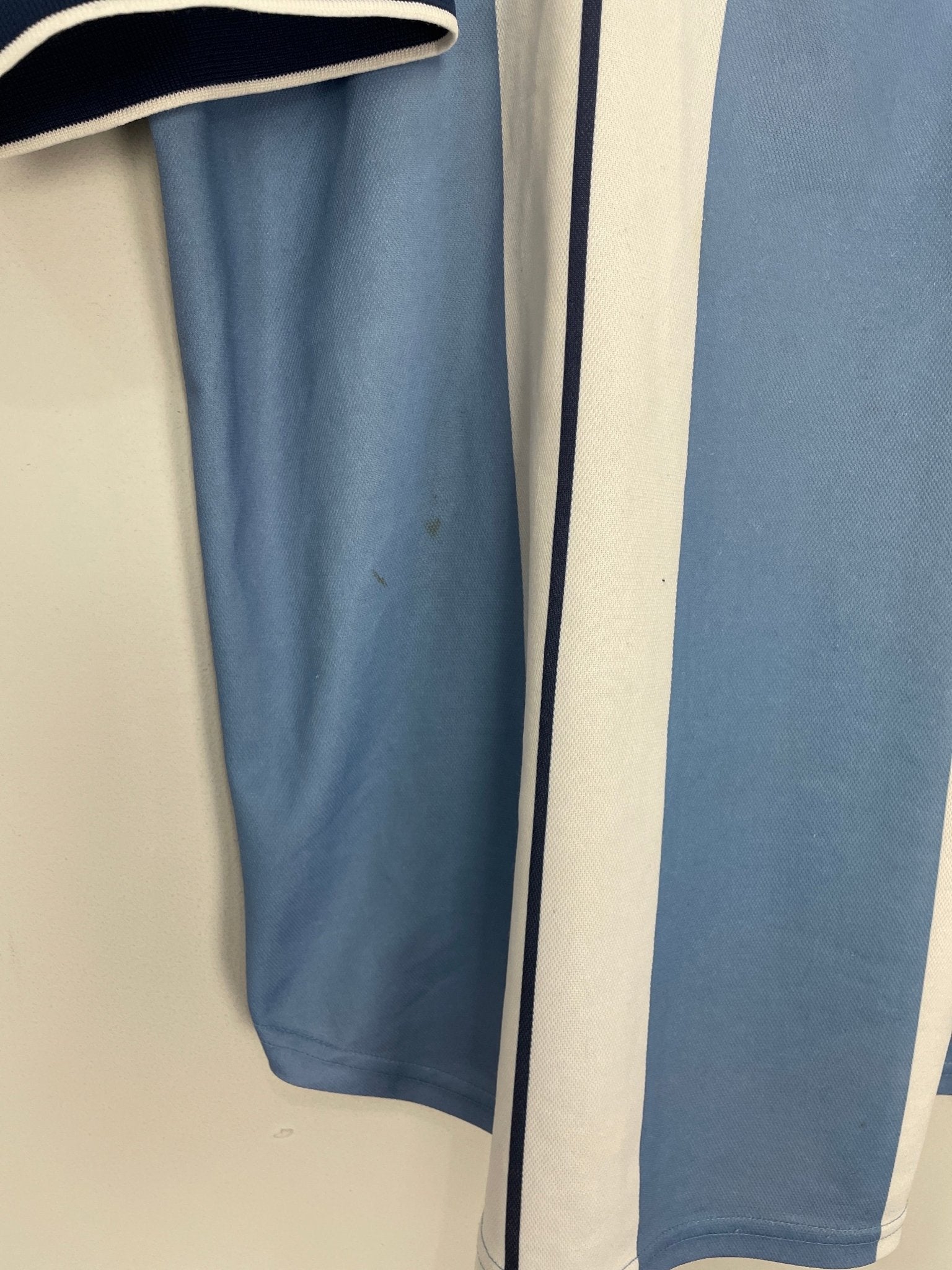 Shop 2000/01 ARGENTINA HOME SHIRT (XL) REEBOK, classic football shirts, vintage football shirts & retro soccer jerseys at Cult Kits
