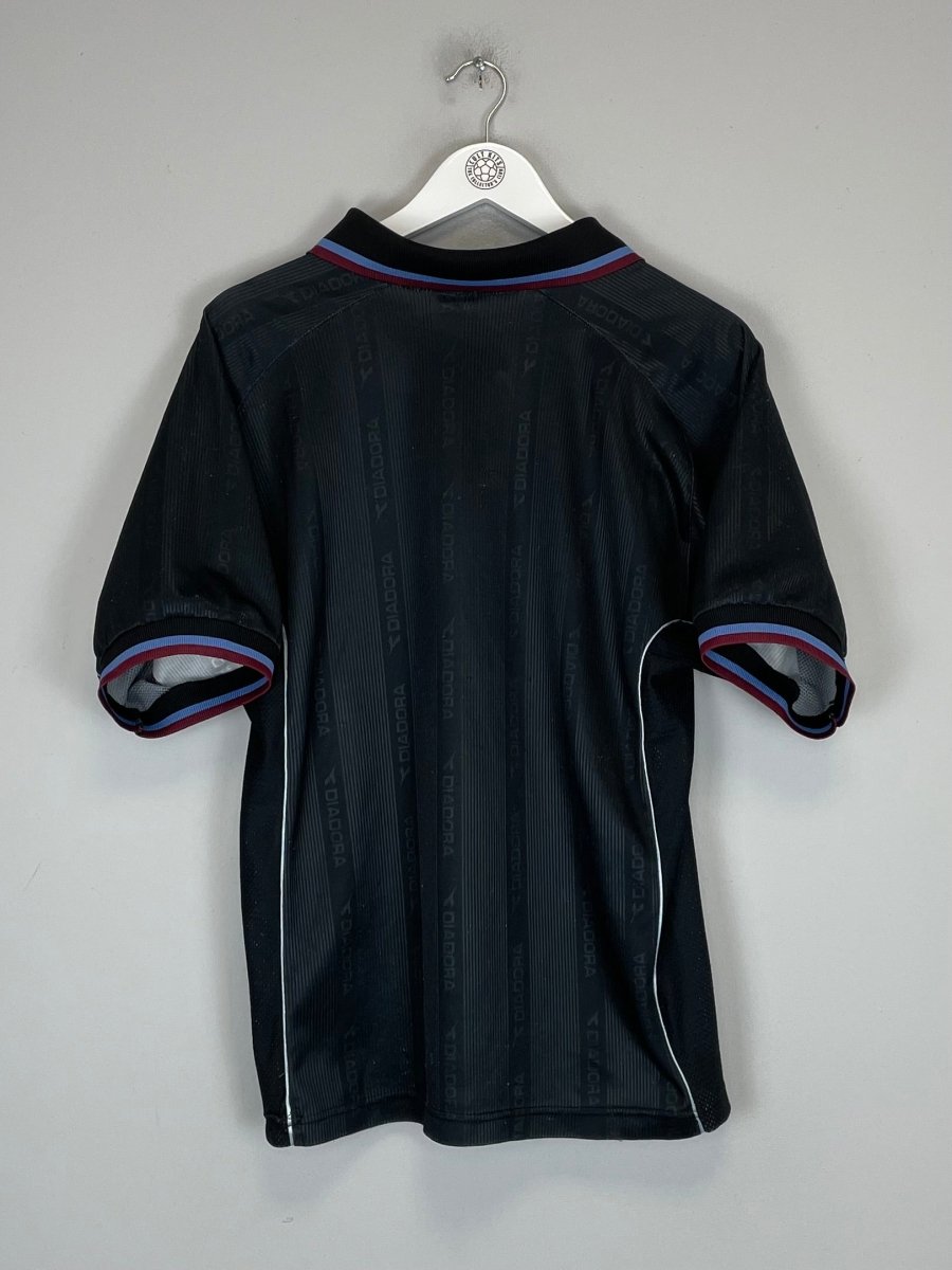 2000/01 ASTON VILLA AWAY SHIRT (M) DIADORA - Cult Kits - Medium - Buy Vintage Football Shirts, Authentic Retro Football Shirts For Sale, Classic Football Shirts & Soccer Jersey